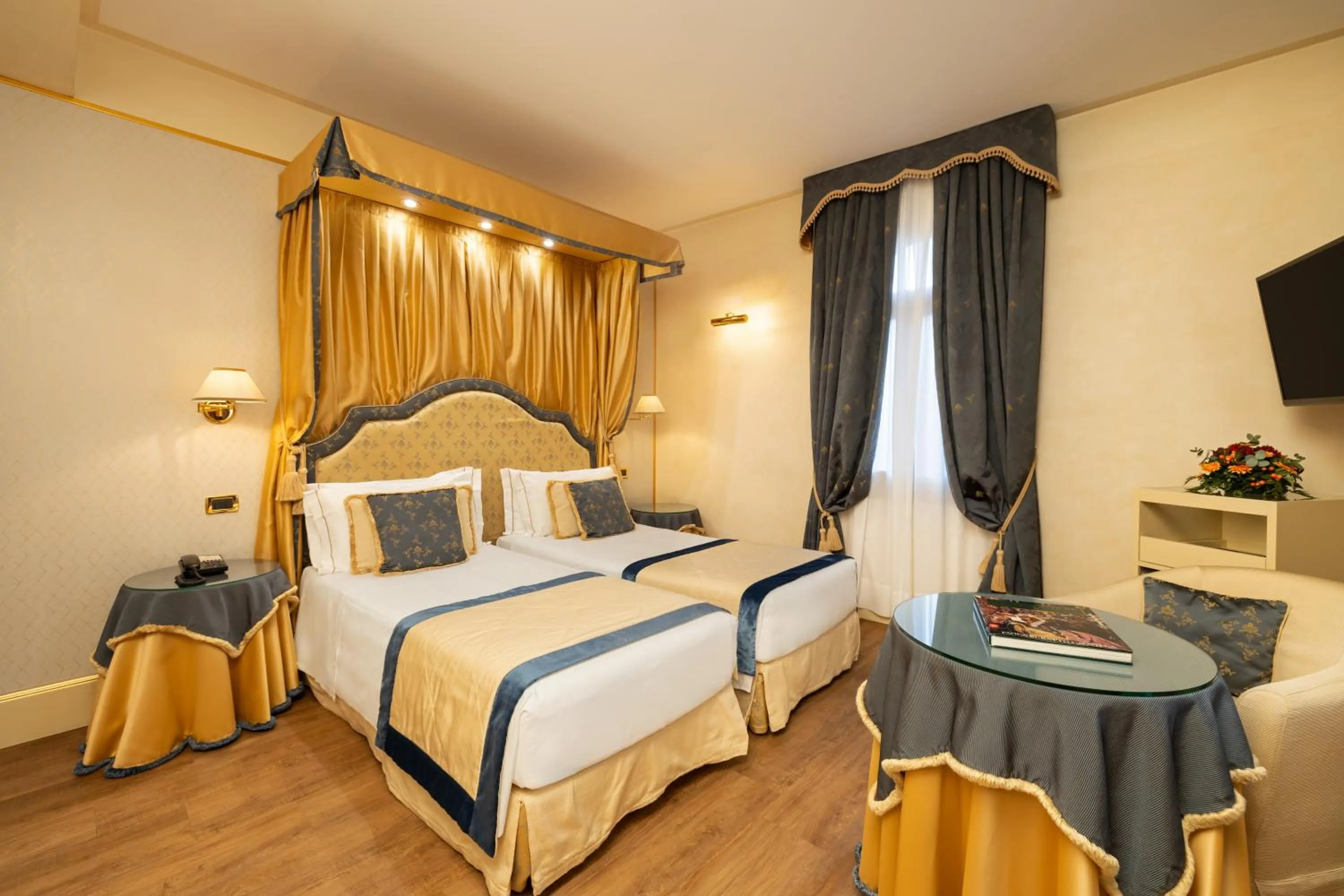 Bedroom, Bed in Hotel A La Commedia