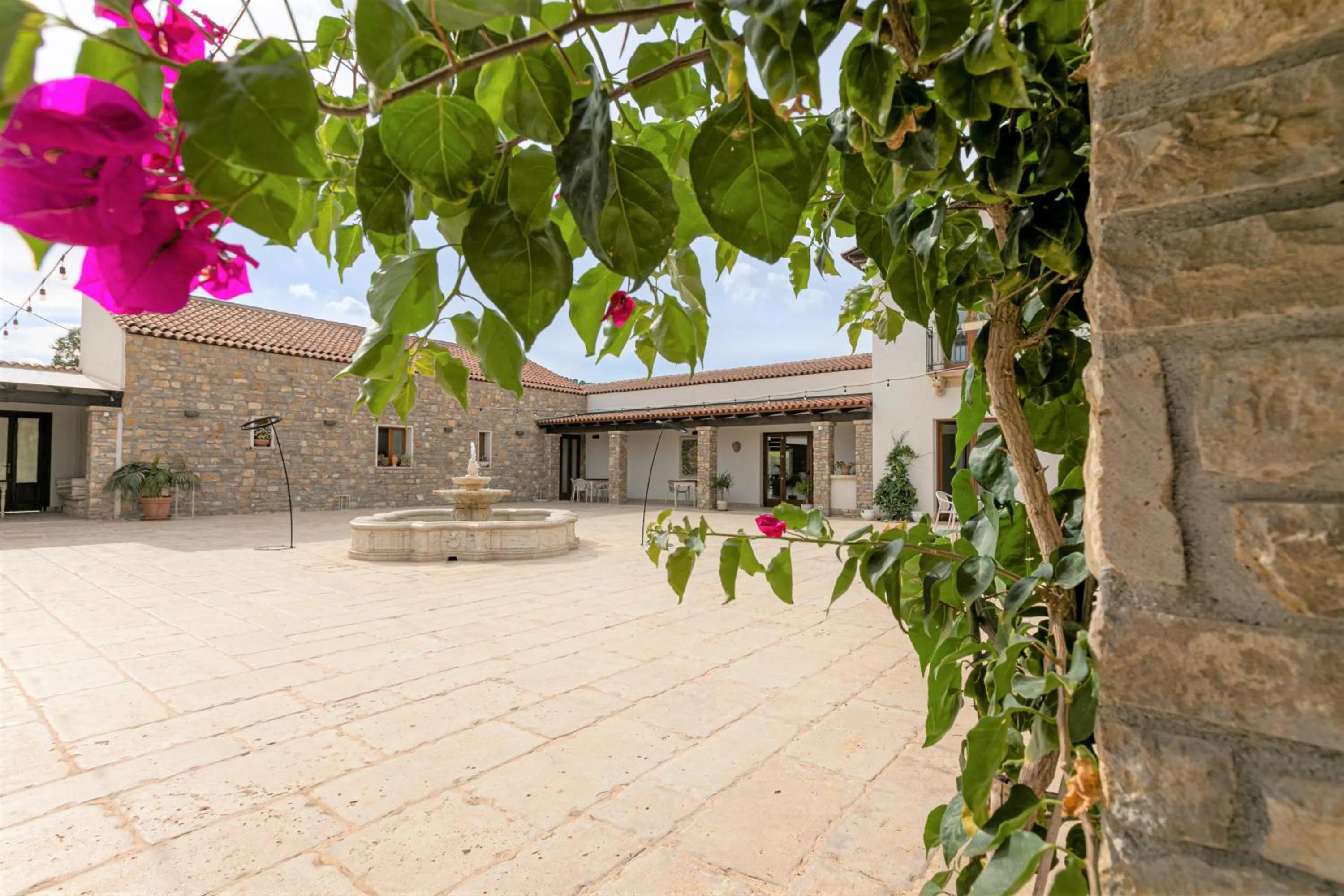 Inner courtyard view in La Corte del Sole