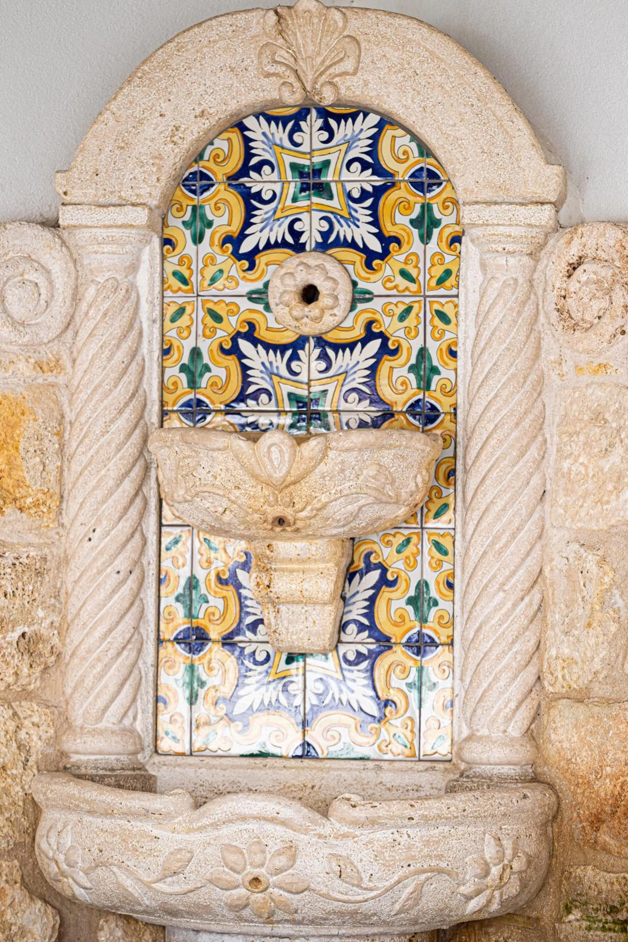 Decorative detail in La Corte del Sole