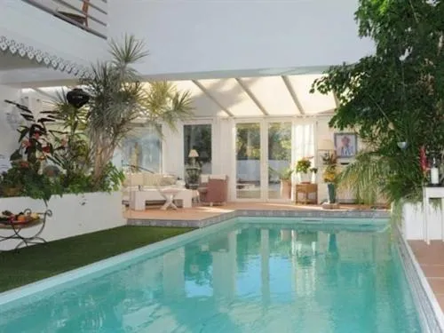 Pool view in Chambre d'Hôtes Villa Ambrosia et Spa