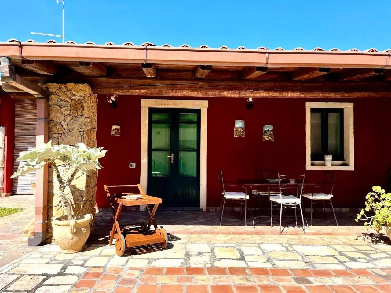 Property building in Case Di Loco Castro