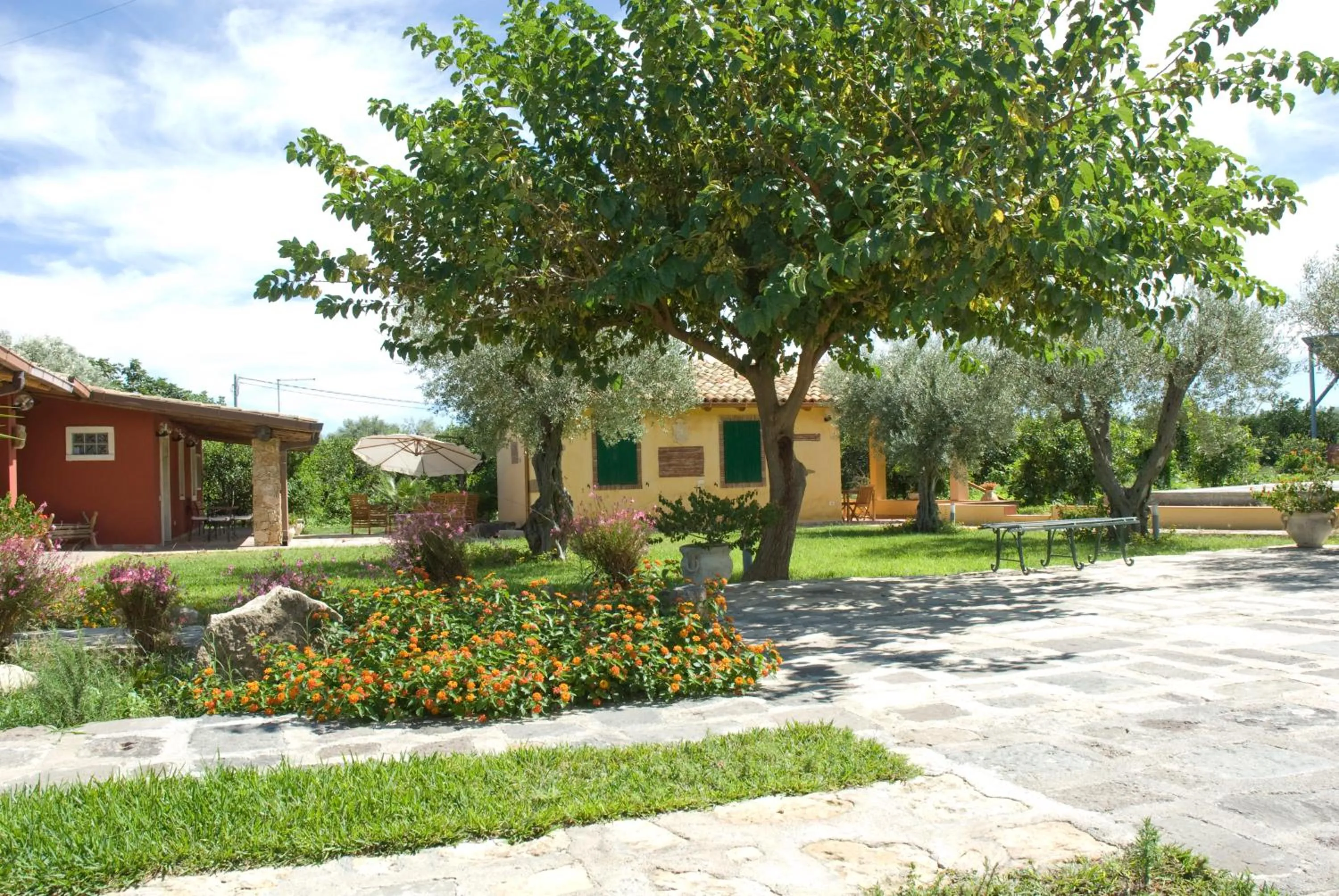 Property building in Case Di Loco Castro