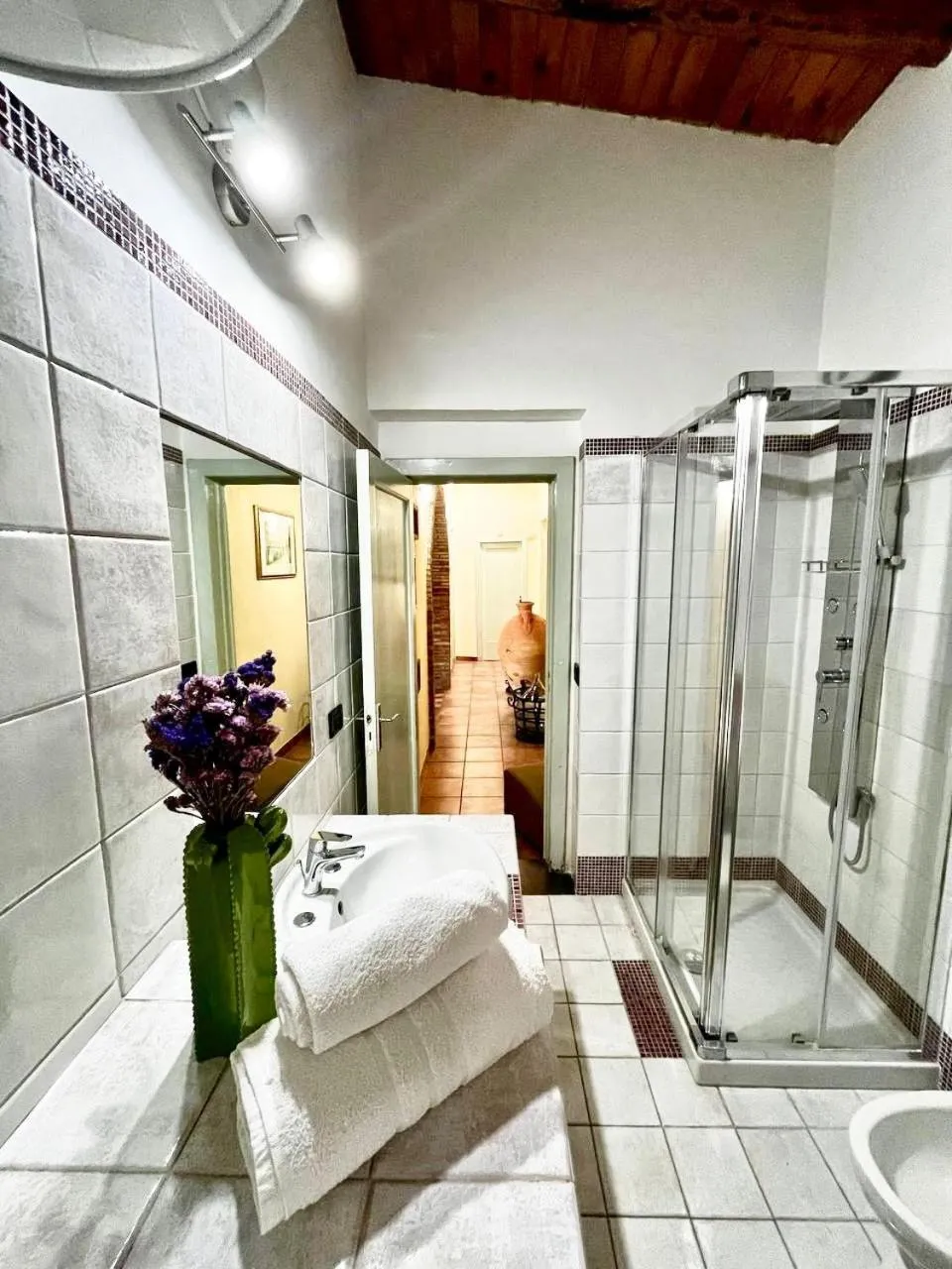 Shower in Case Di Loco Castro