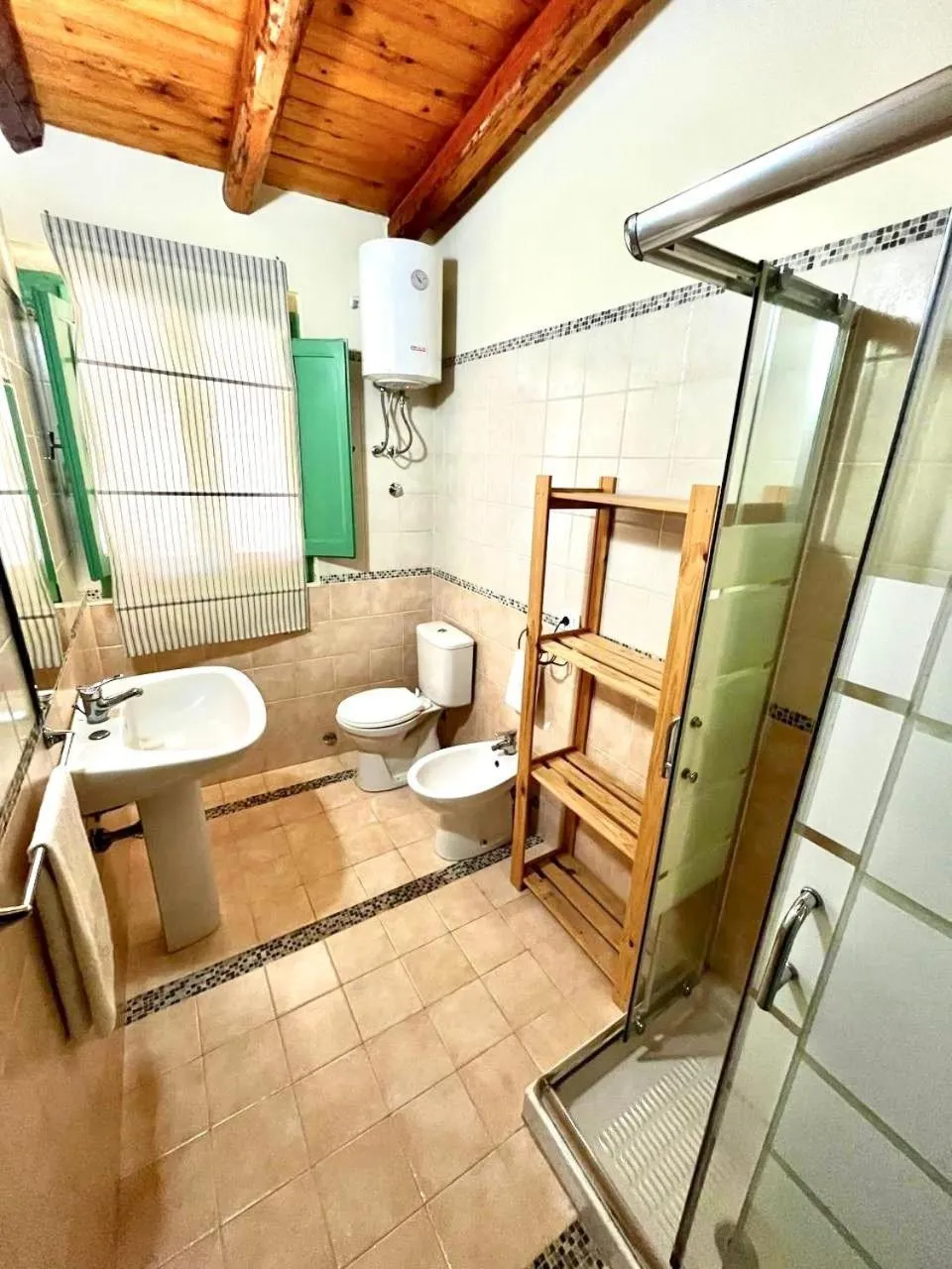 Shower in Case Di Loco Castro