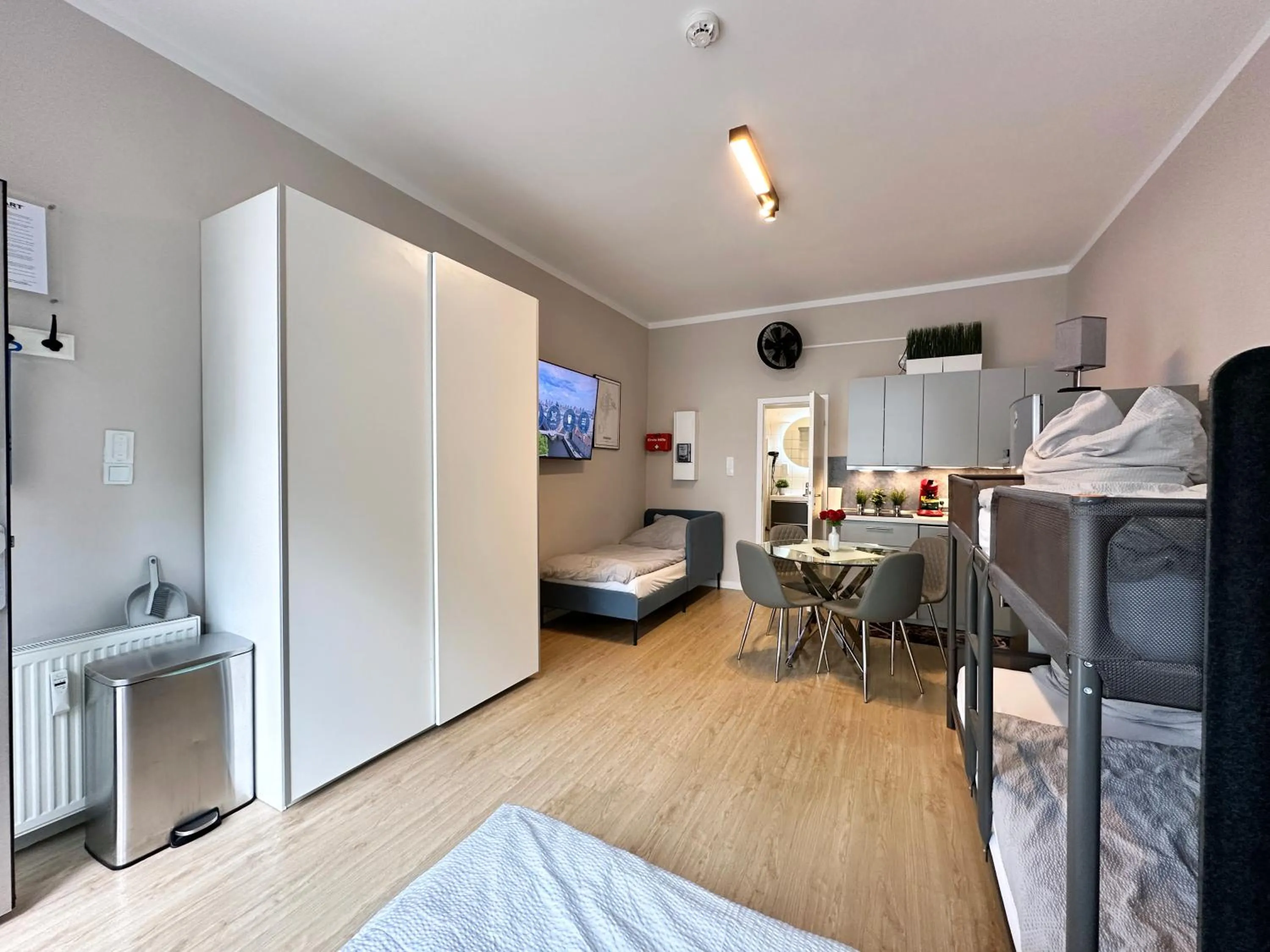 TV and multimedia in fairAPART Studio-Apartment nähe klein Venedig