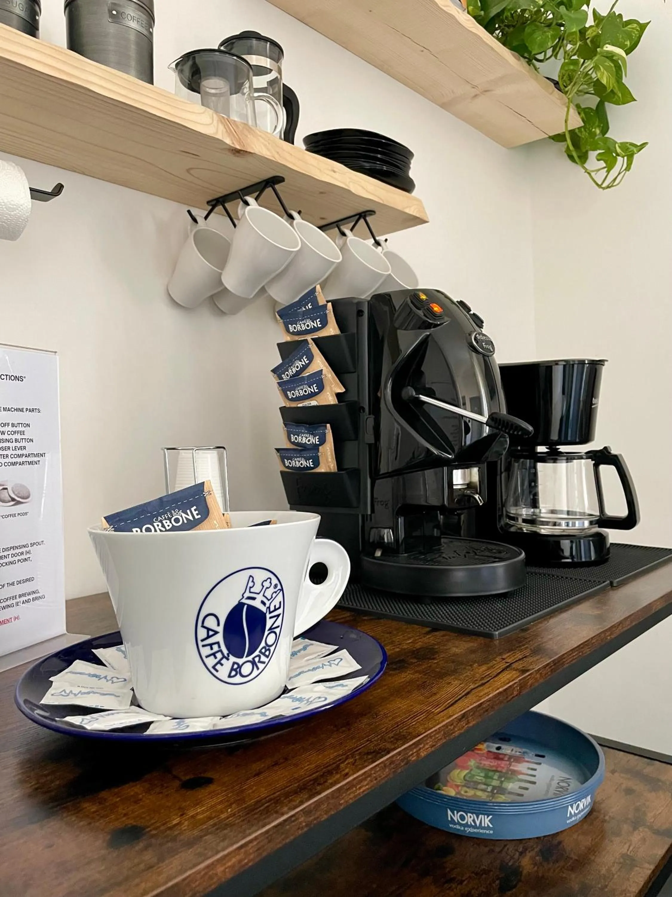 Communal lounge/ TV room in Le Porte di Napoli - Rooms