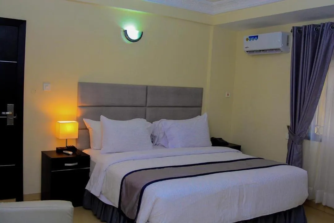 Bed in TD RESIDENCE INN