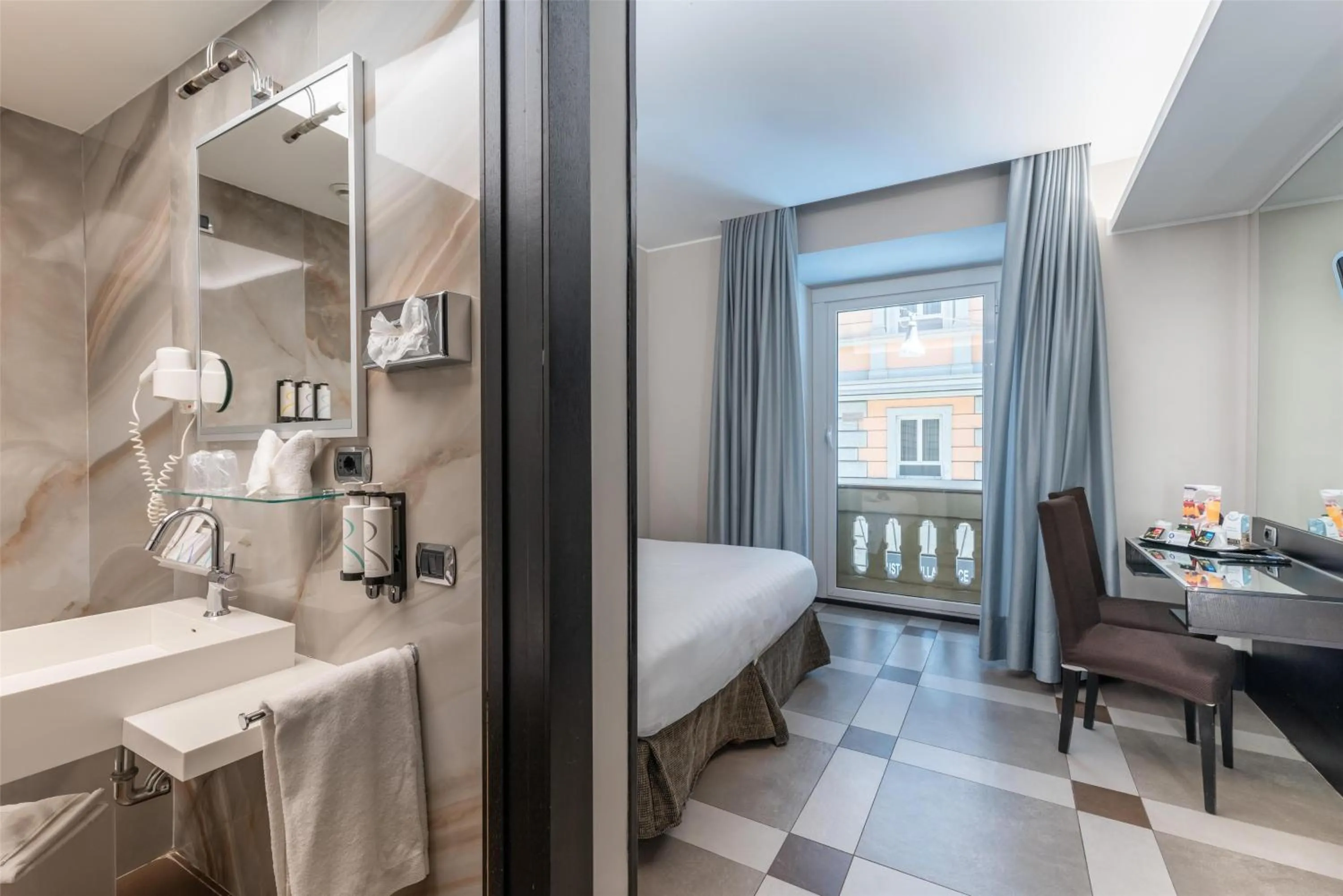 Bedroom in Best Western Plus Hotel Universo