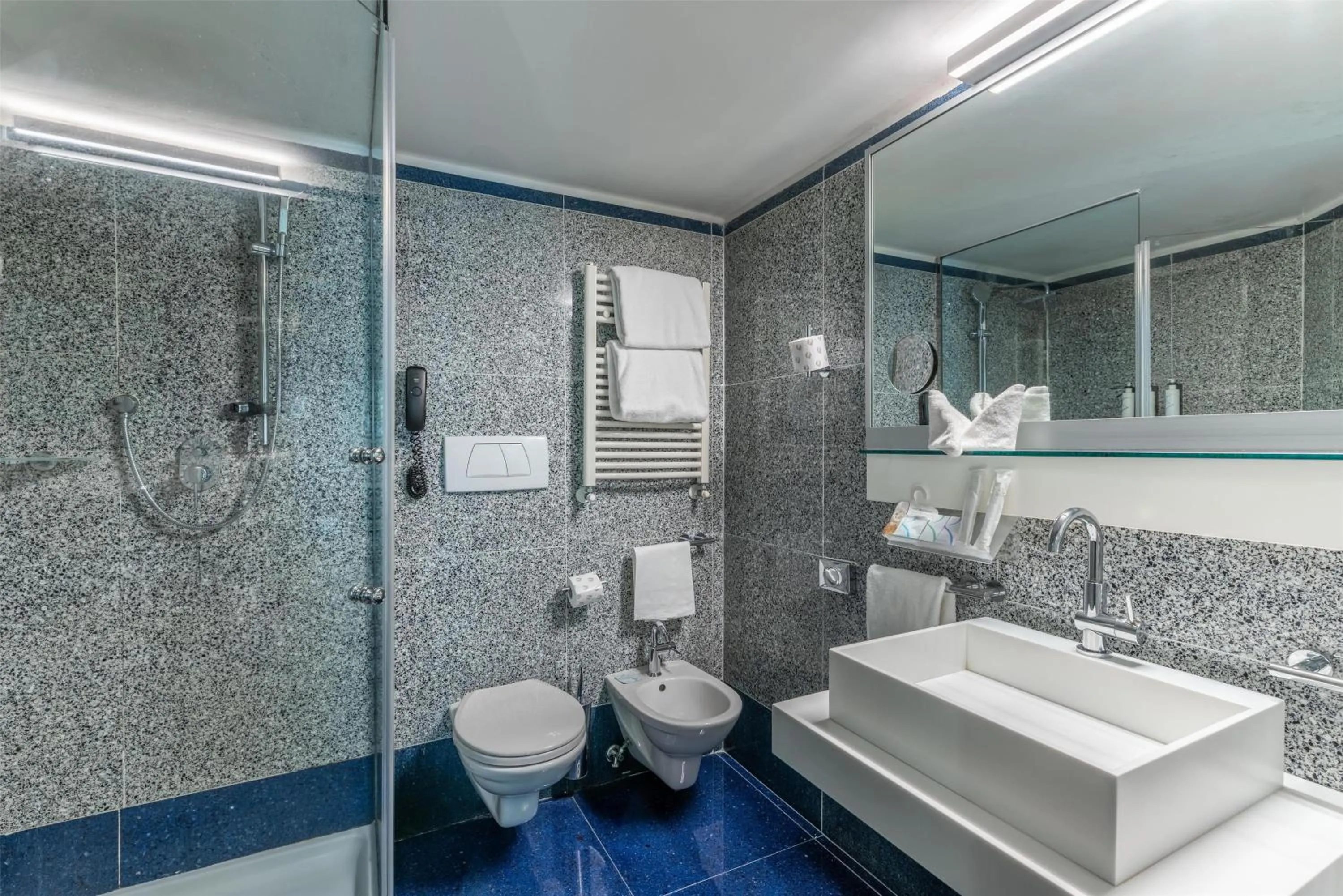 Bathroom in Best Western Plus Hotel Universo