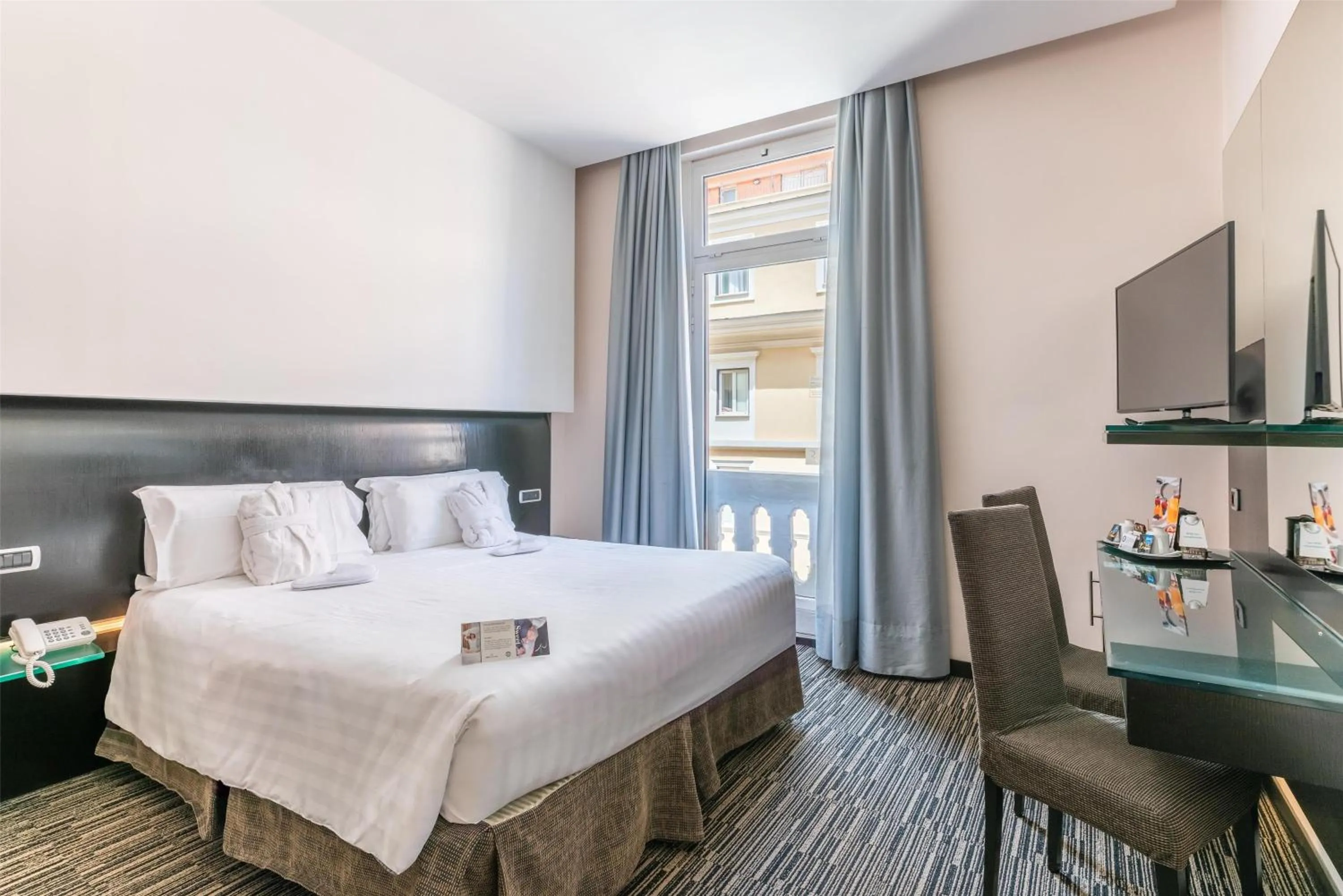 Bedroom, Bed in Best Western Plus Hotel Universo