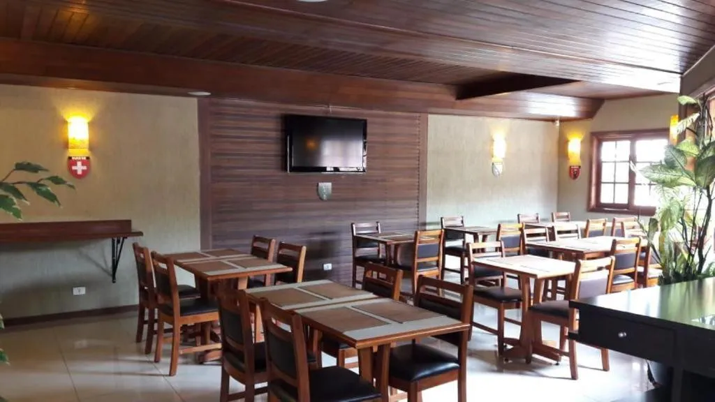 Restaurant/places to eat in Pousada Saint Gallen