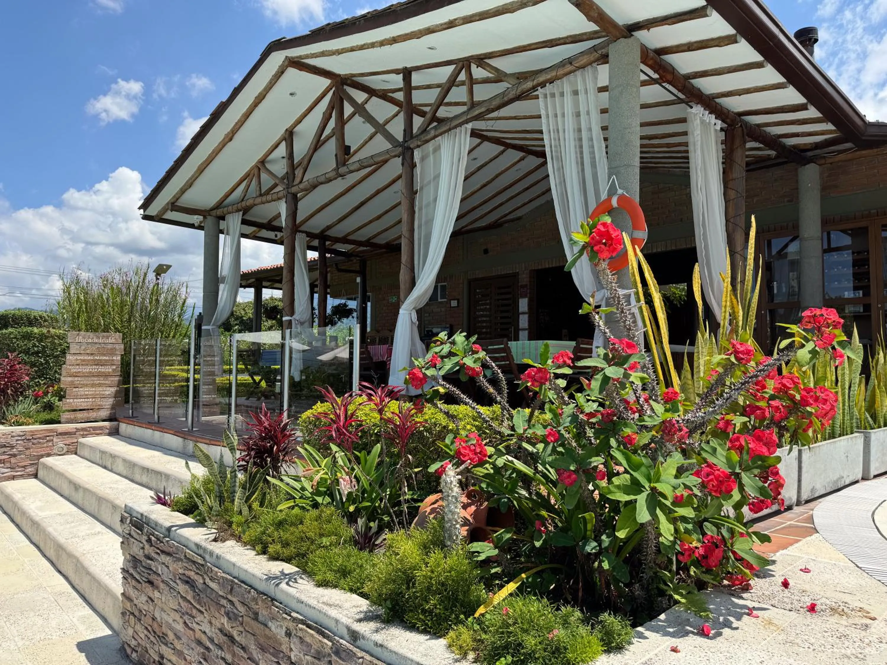 Property building in Finca del Café - Casa Typica
