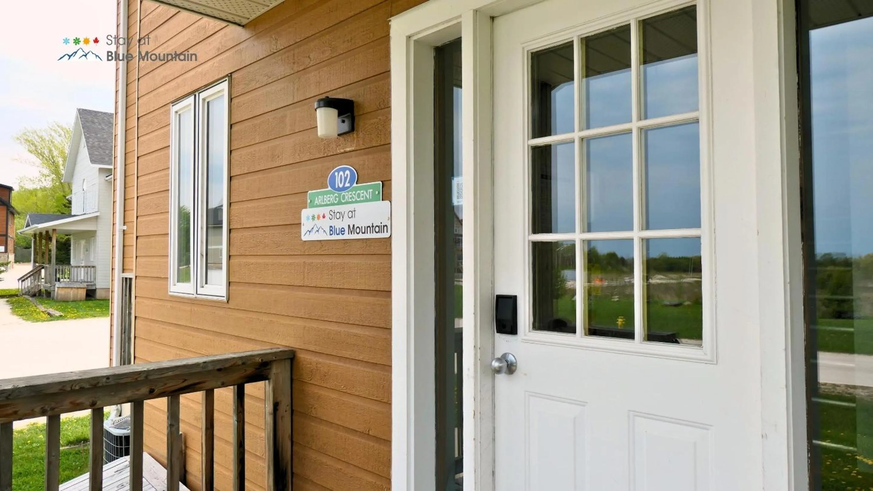 Facade/entrance in Summit Ridge 1