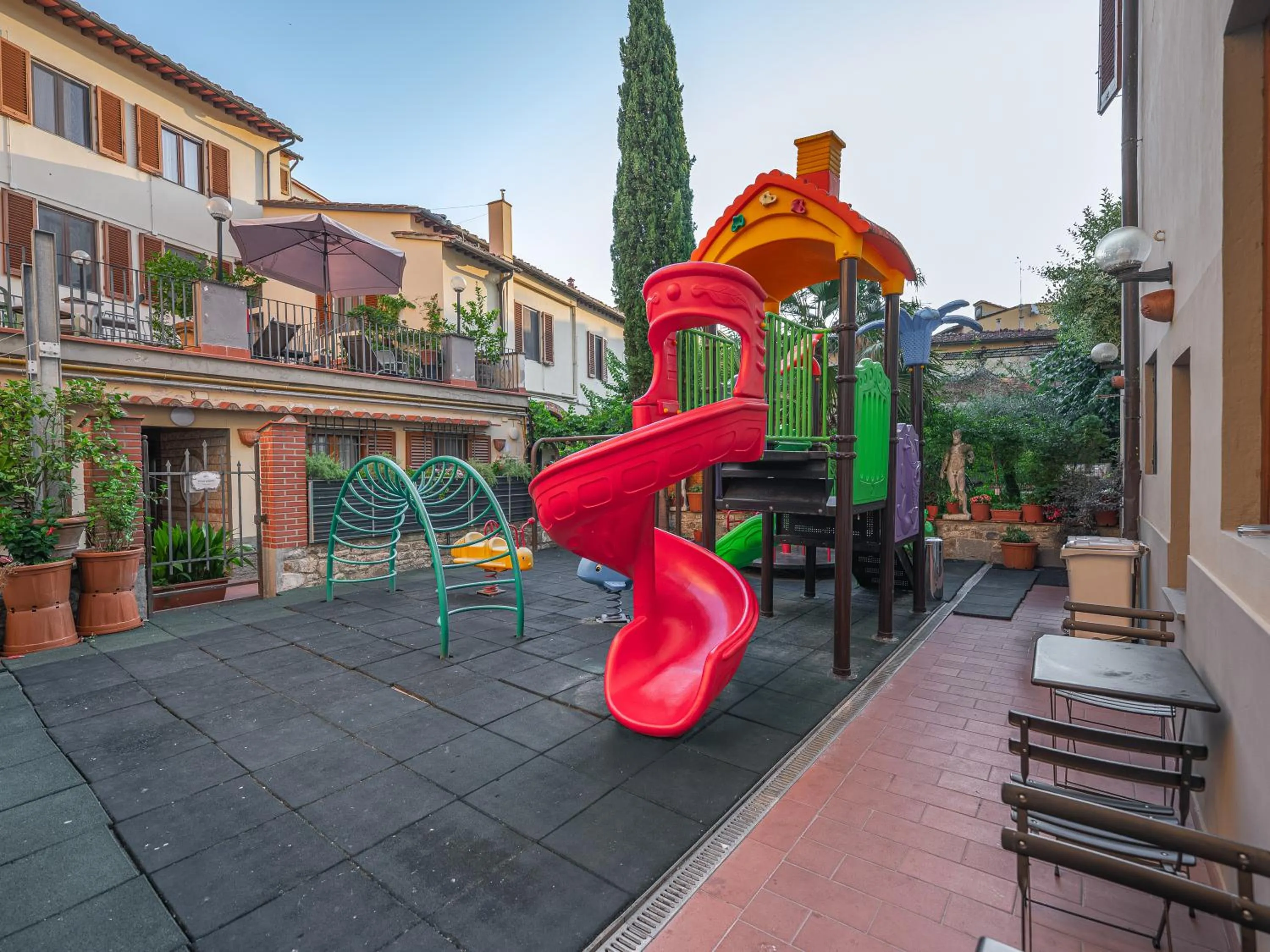Inner courtyard view in Hotel Mia Cara & Spa