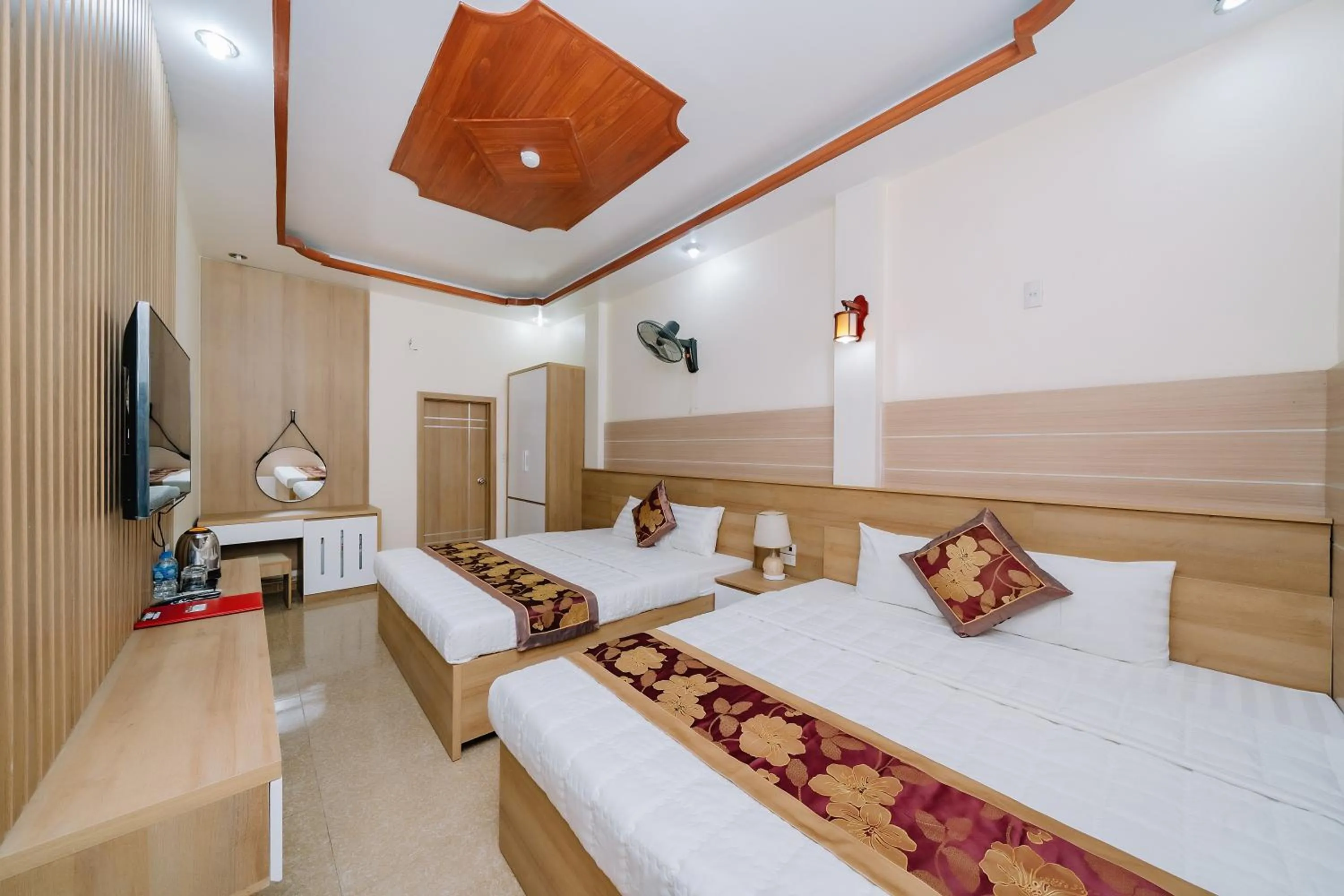 Bed in My Ngoc Hotel