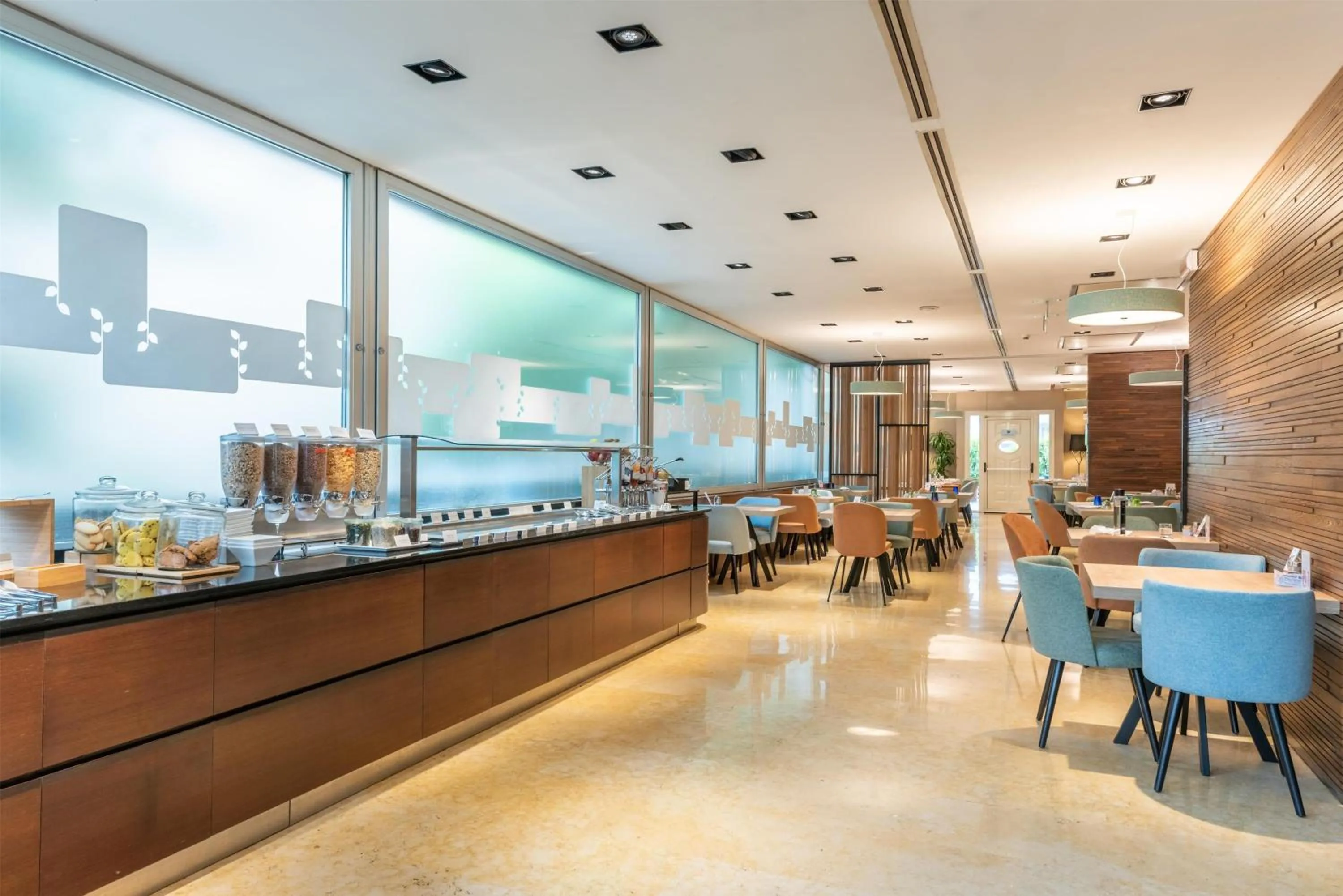 Restaurant/places to eat in Hilton Garden Inn Rome Claridge