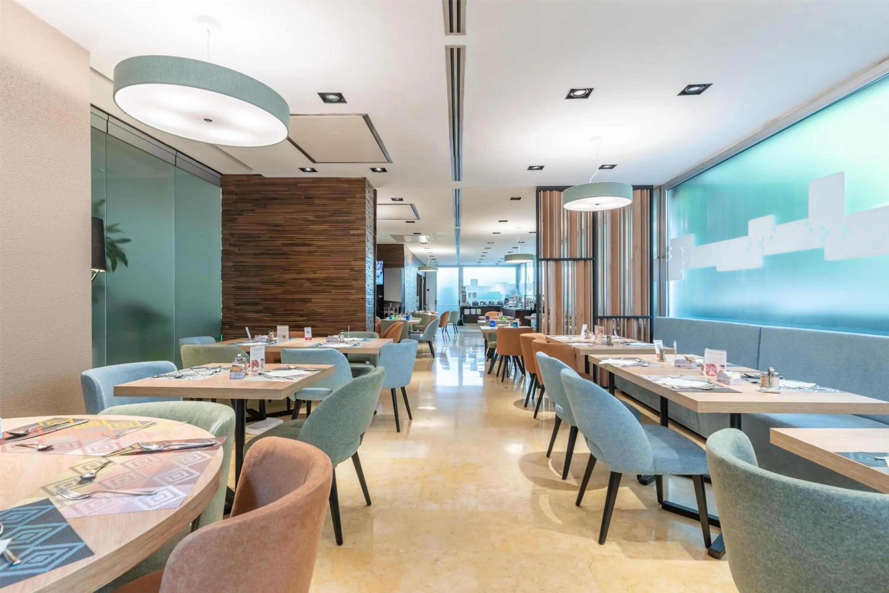 Restaurant/places to eat in Hilton Garden Inn Rome Claridge