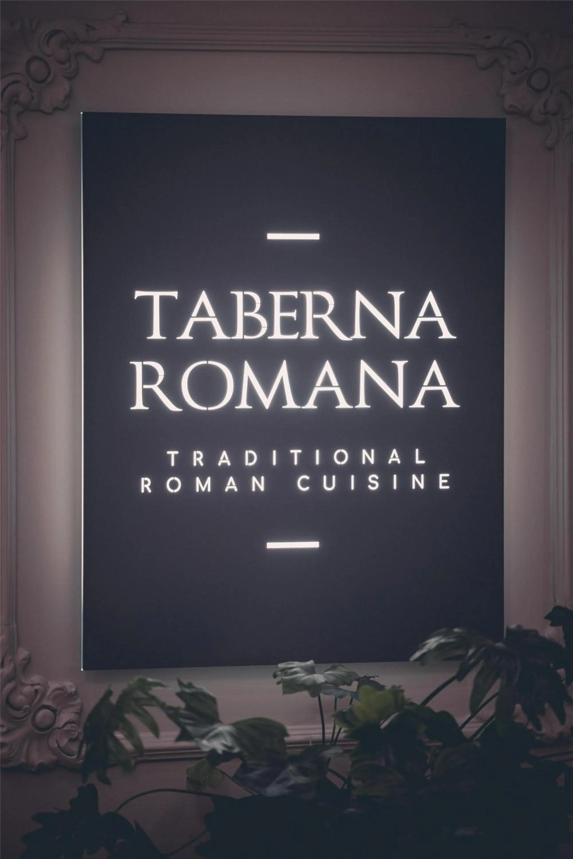 Restaurant/places to eat in Radisson Blu GHR Rome