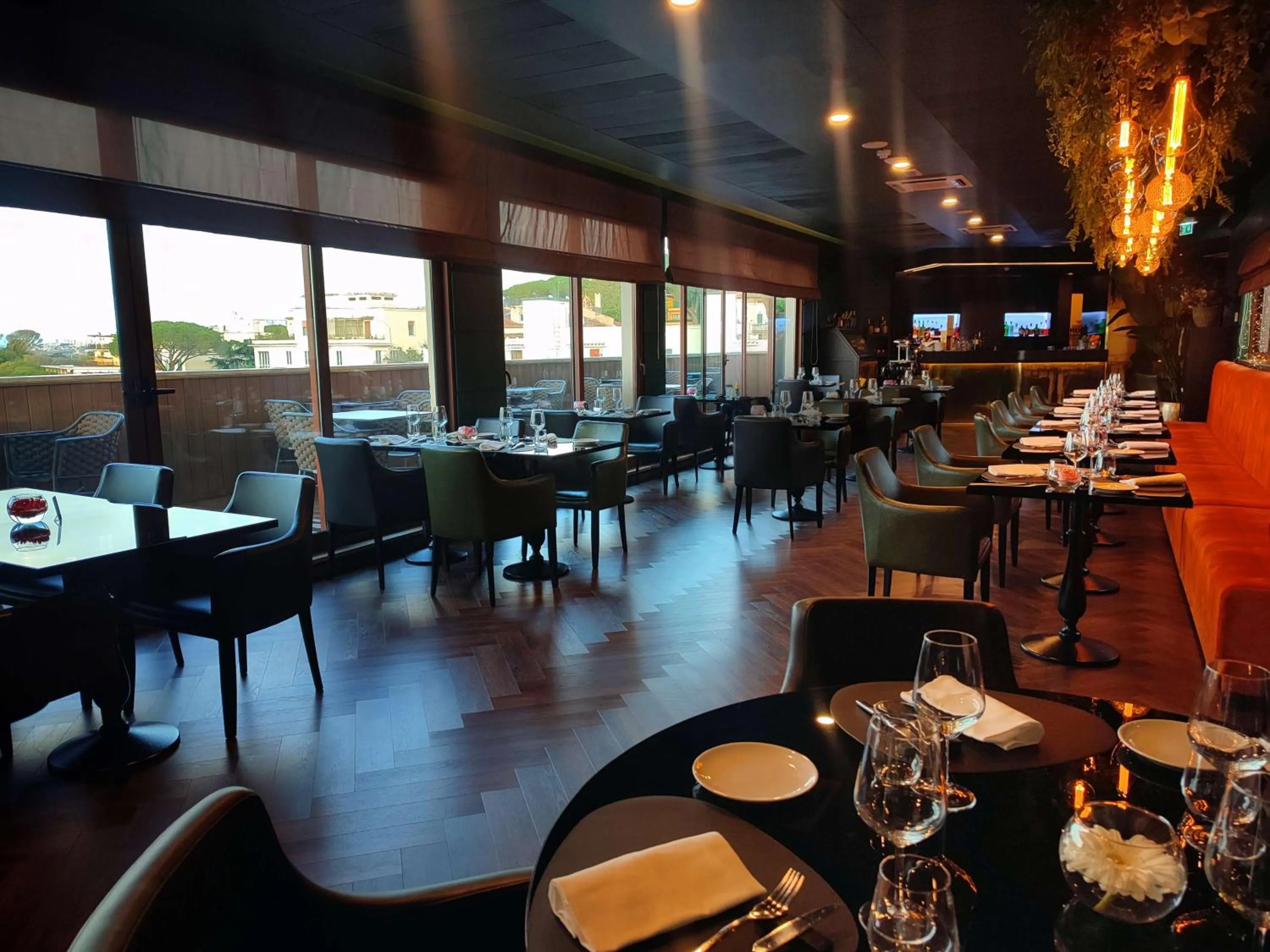 Restaurant/places to eat in Radisson Blu GHR Rome