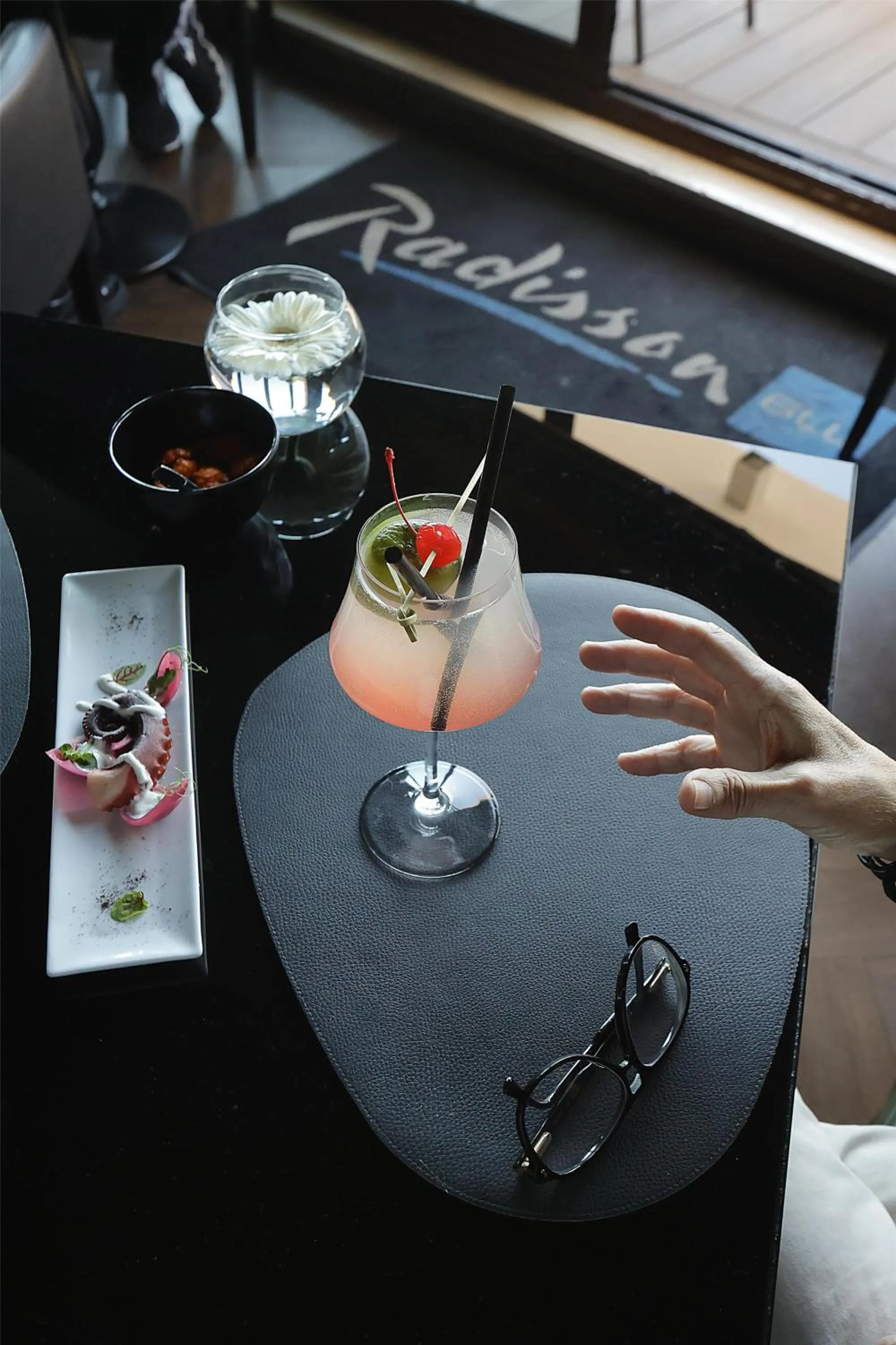 Lounge or bar in Radisson Blu GHR Rome