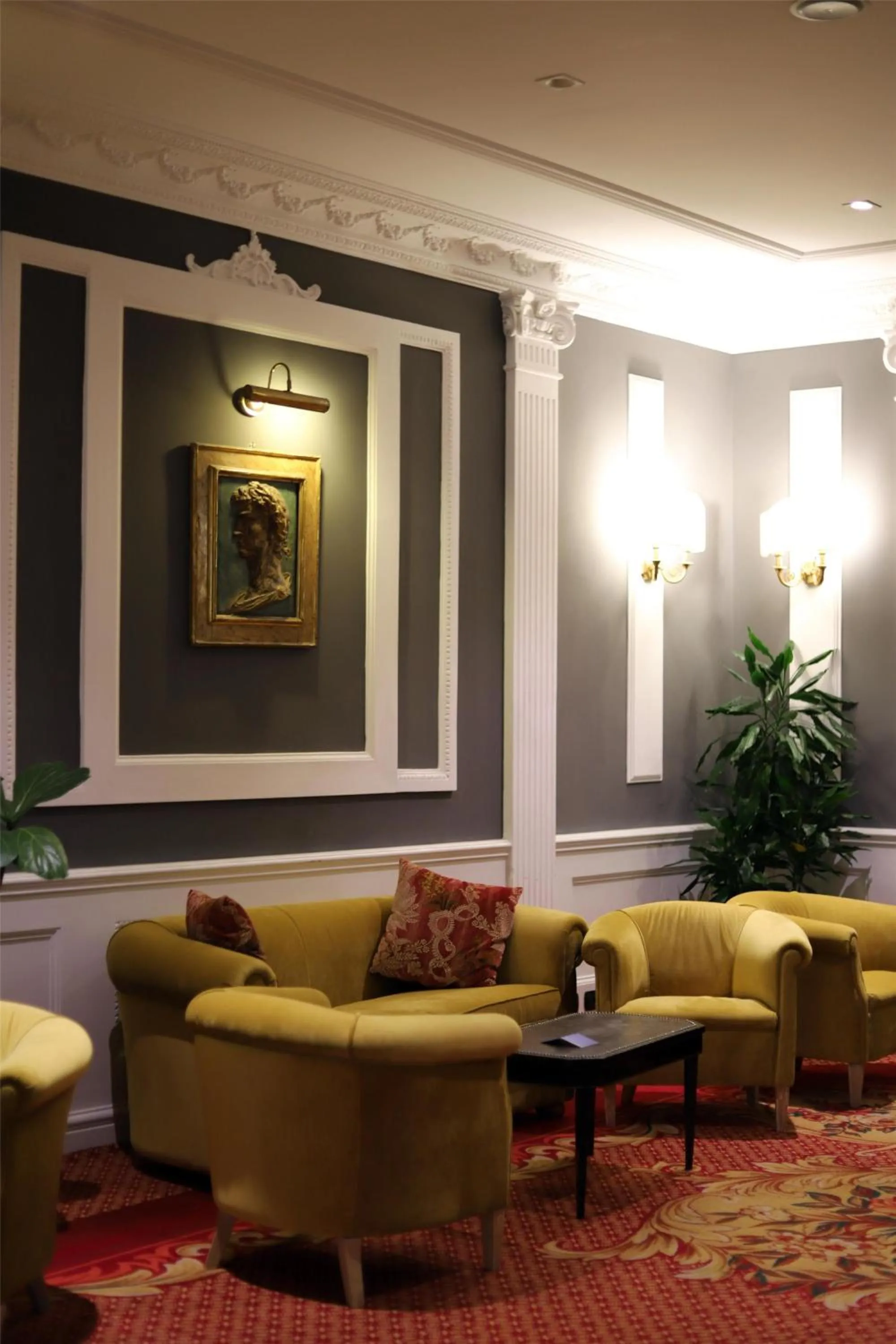 Lounge or bar in Radisson Blu GHR Rome