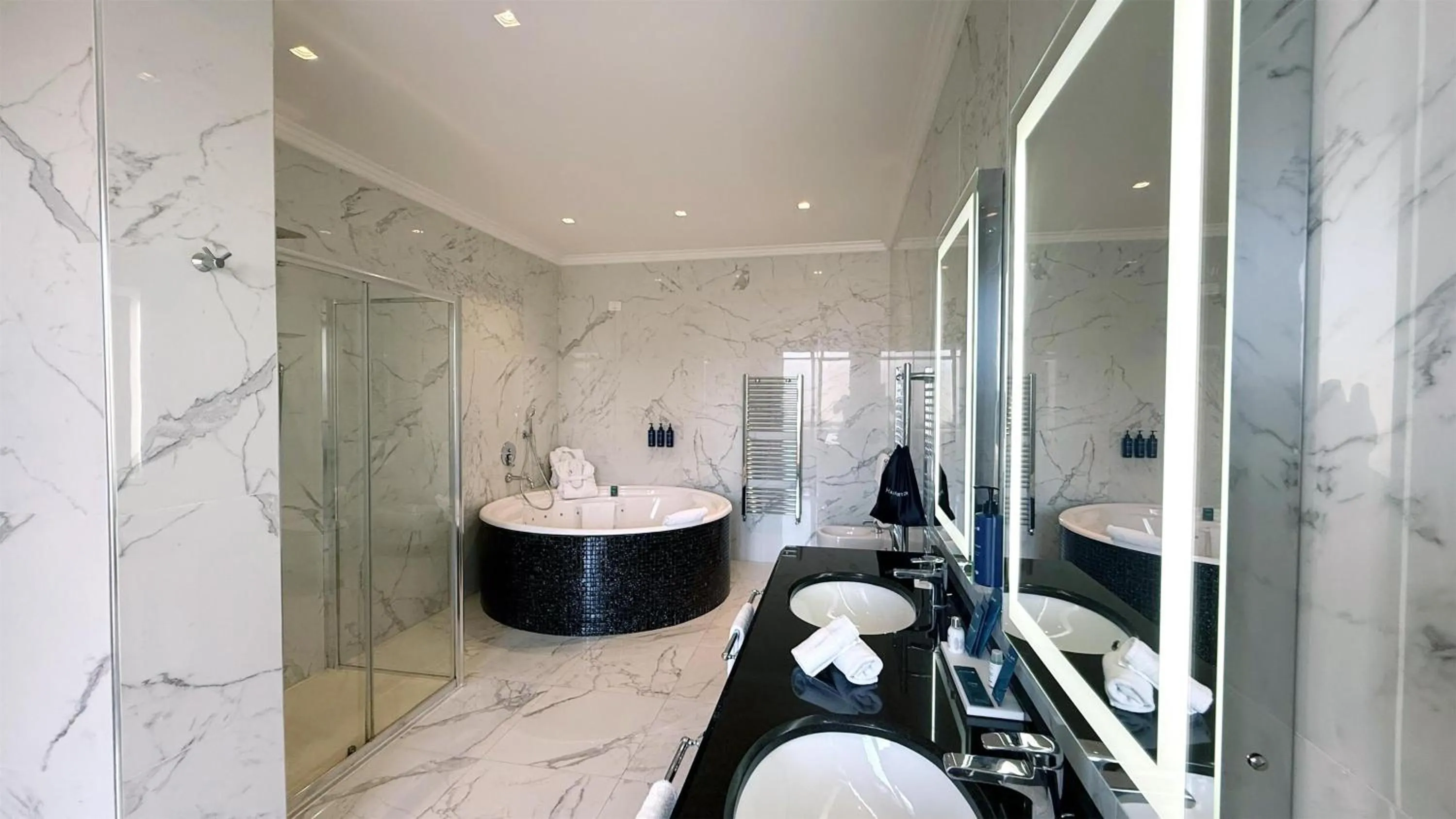 Bathroom in Radisson Blu GHR Rome