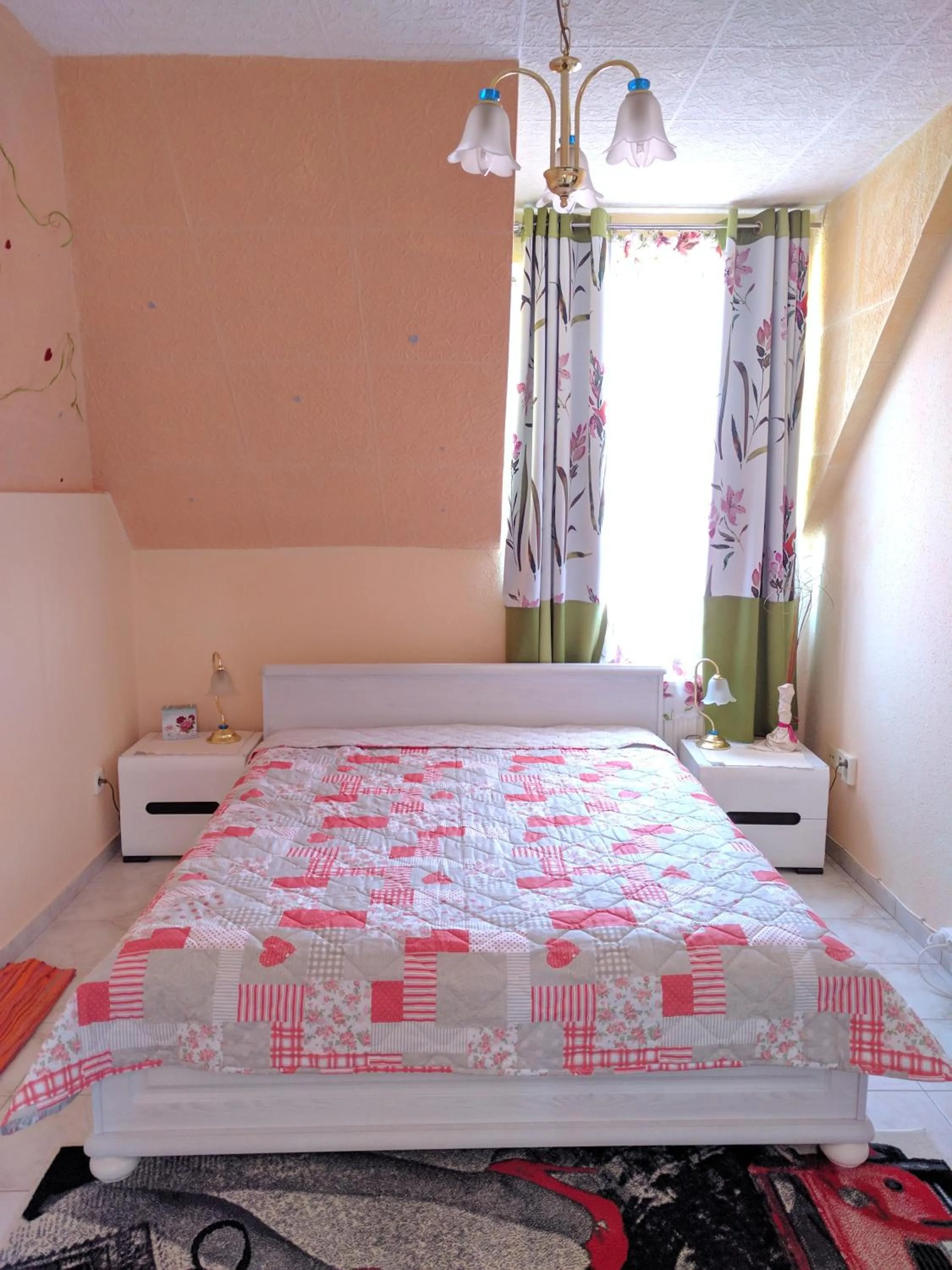 Decorative detail, Bed in Valloris Apartments