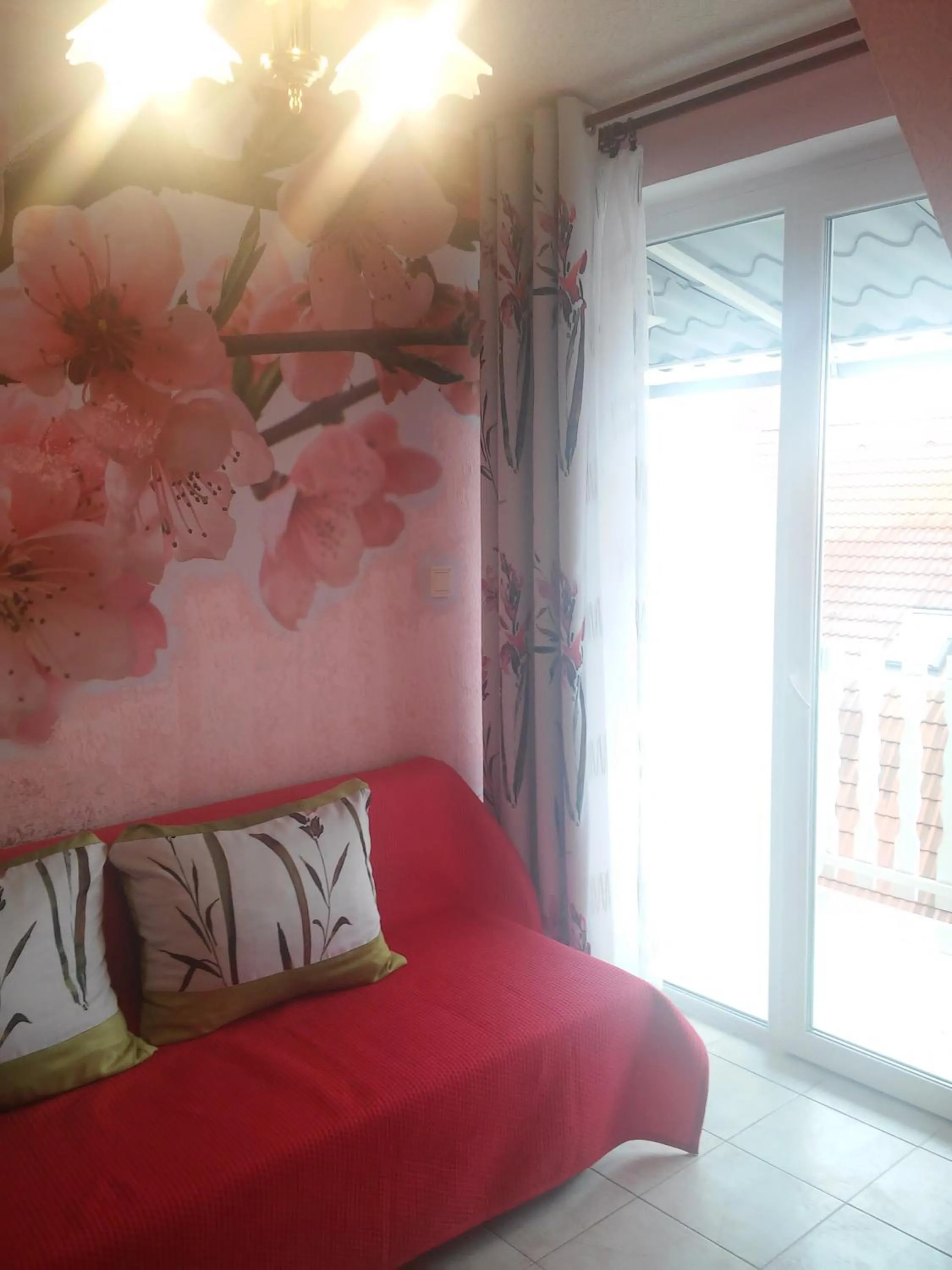 Decorative detail, Bed in Valloris Apartments