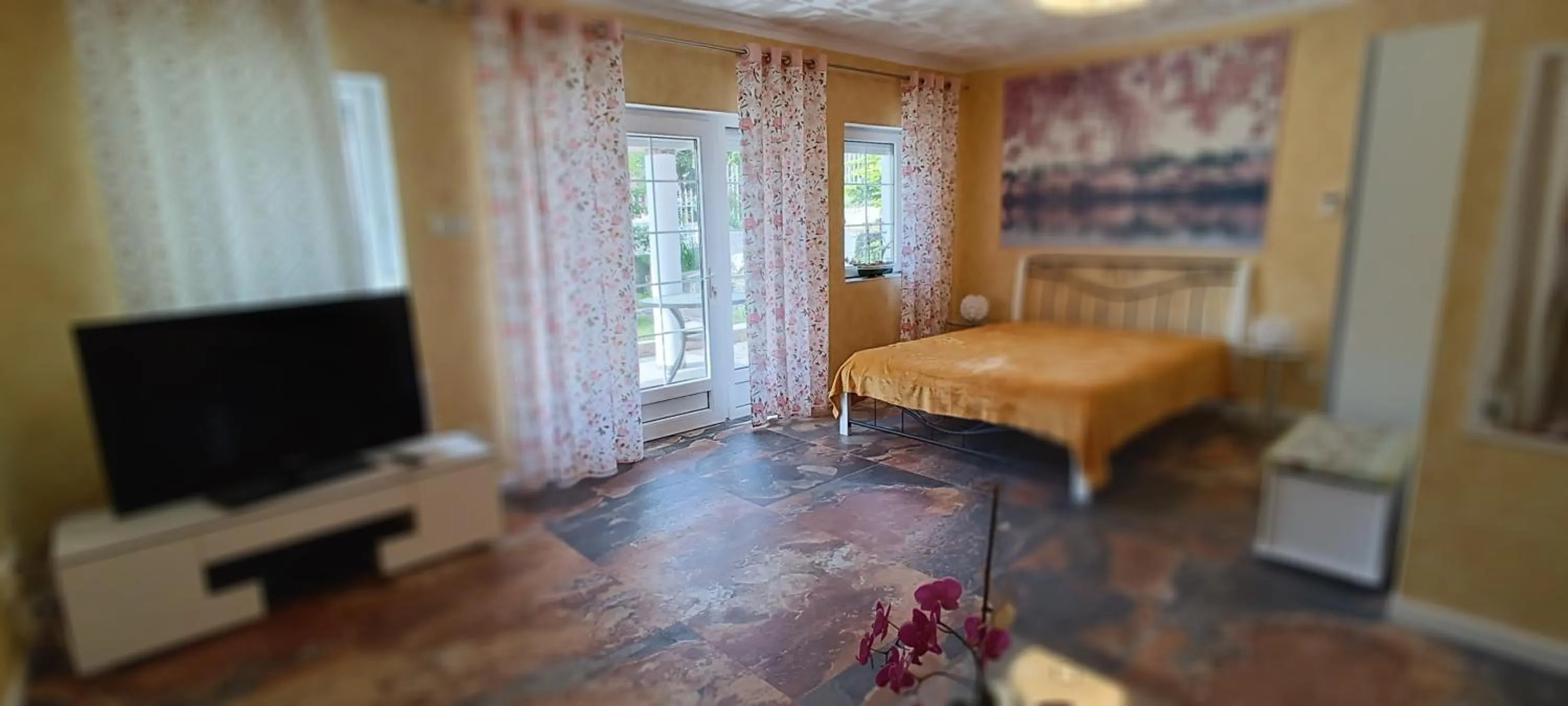 Photo of the whole room, Bed in Valloris Apartments