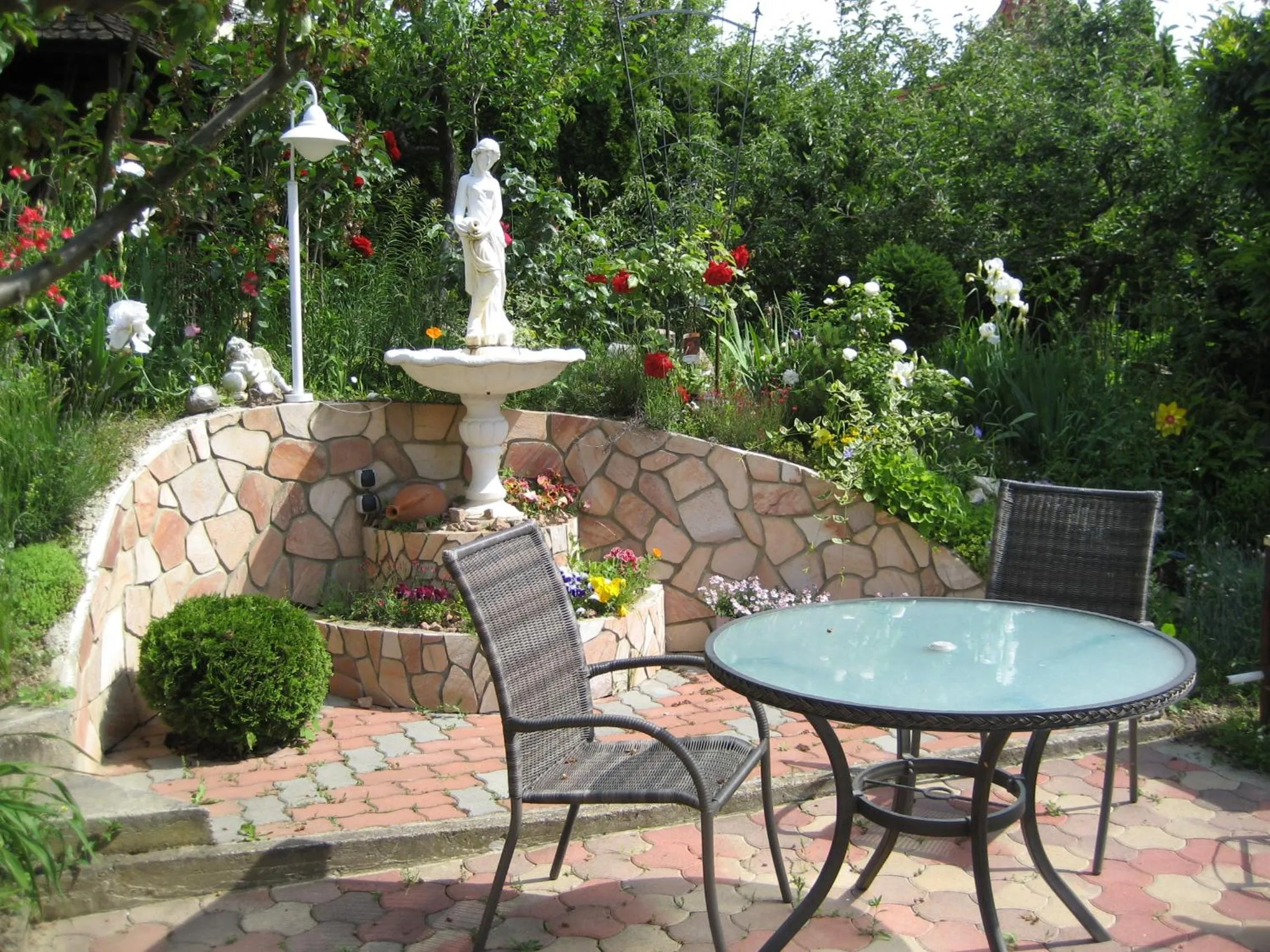 Garden in Valloris Apartments
