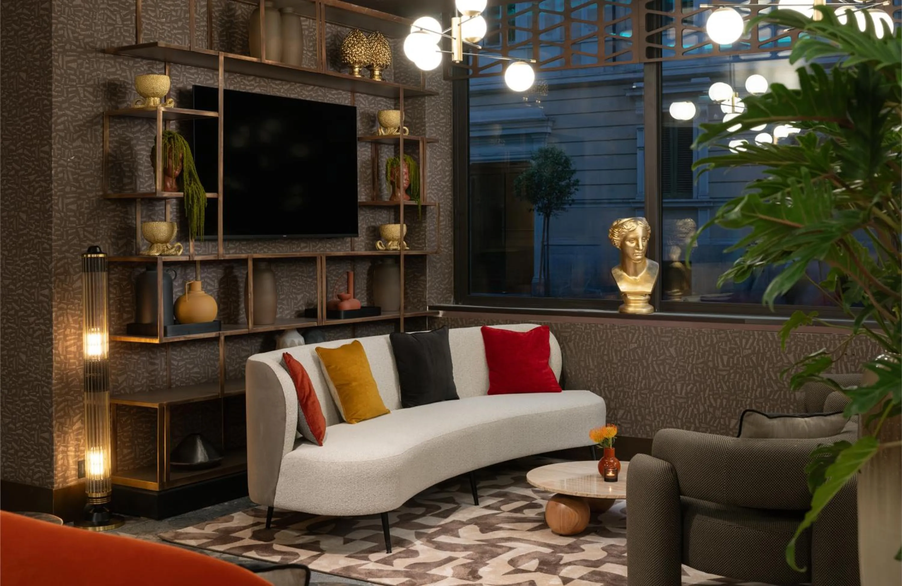 Lounge or bar in NYX Hotel Rome by Leonardo Hotels