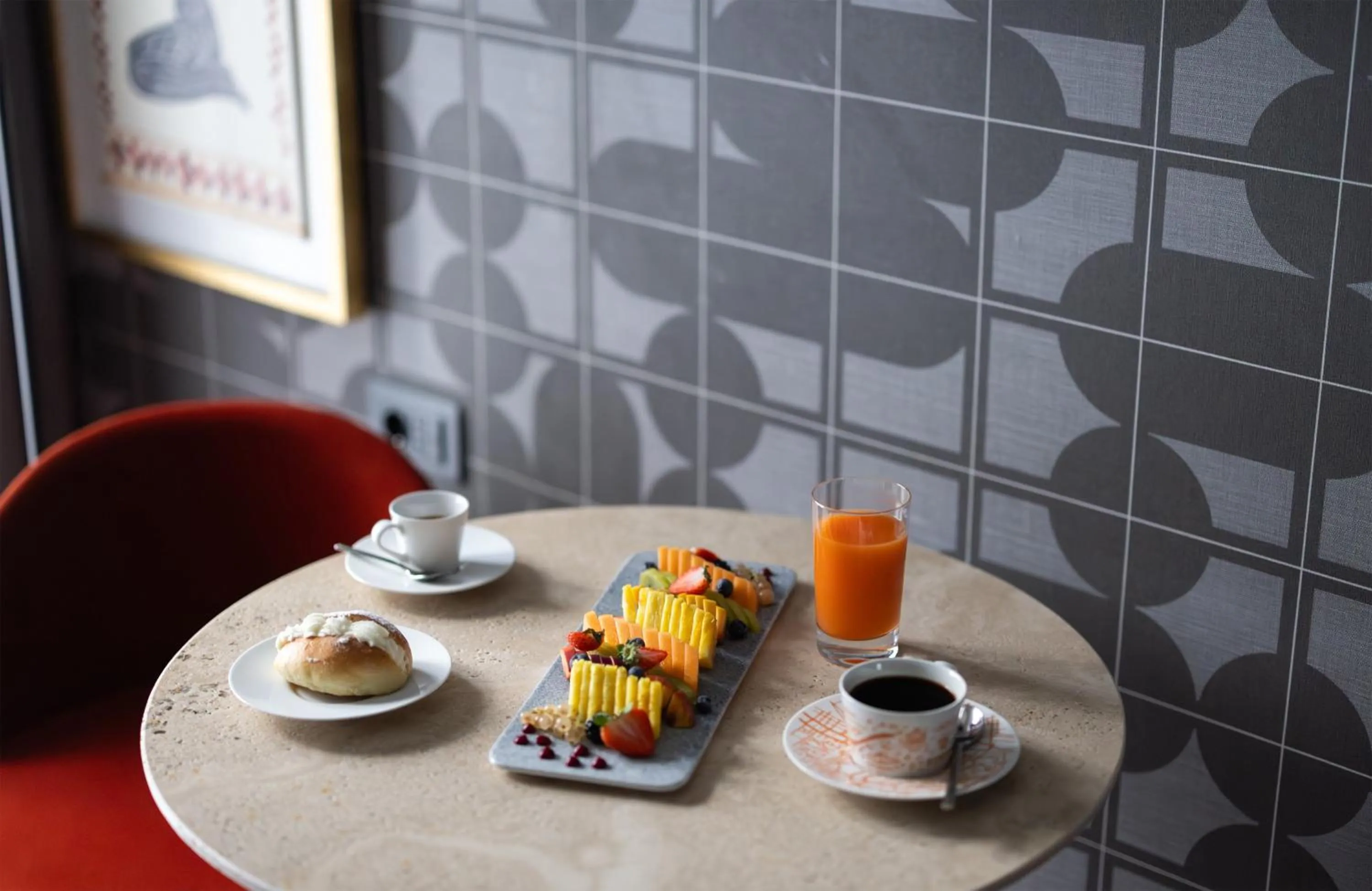 Photo of the whole room in NYX Hotel Rome by Leonardo Hotels