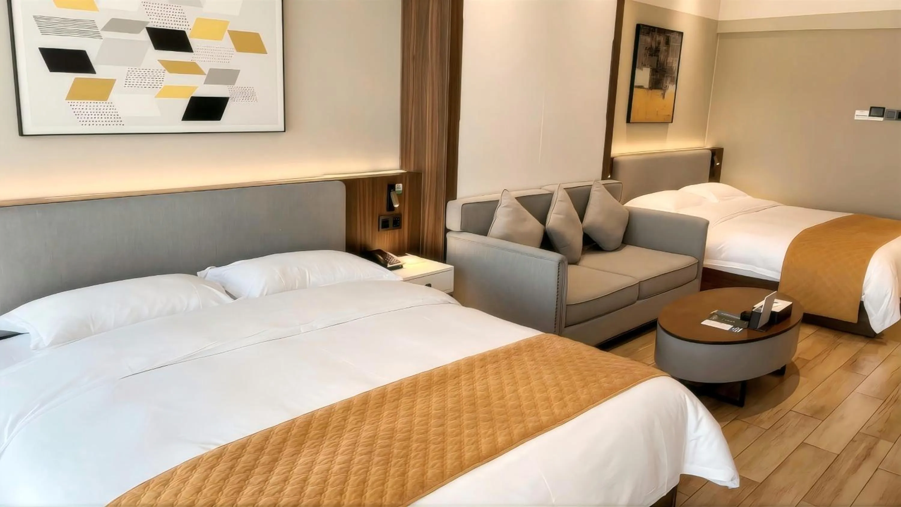 Bed in Kunming Xingyao Hotel