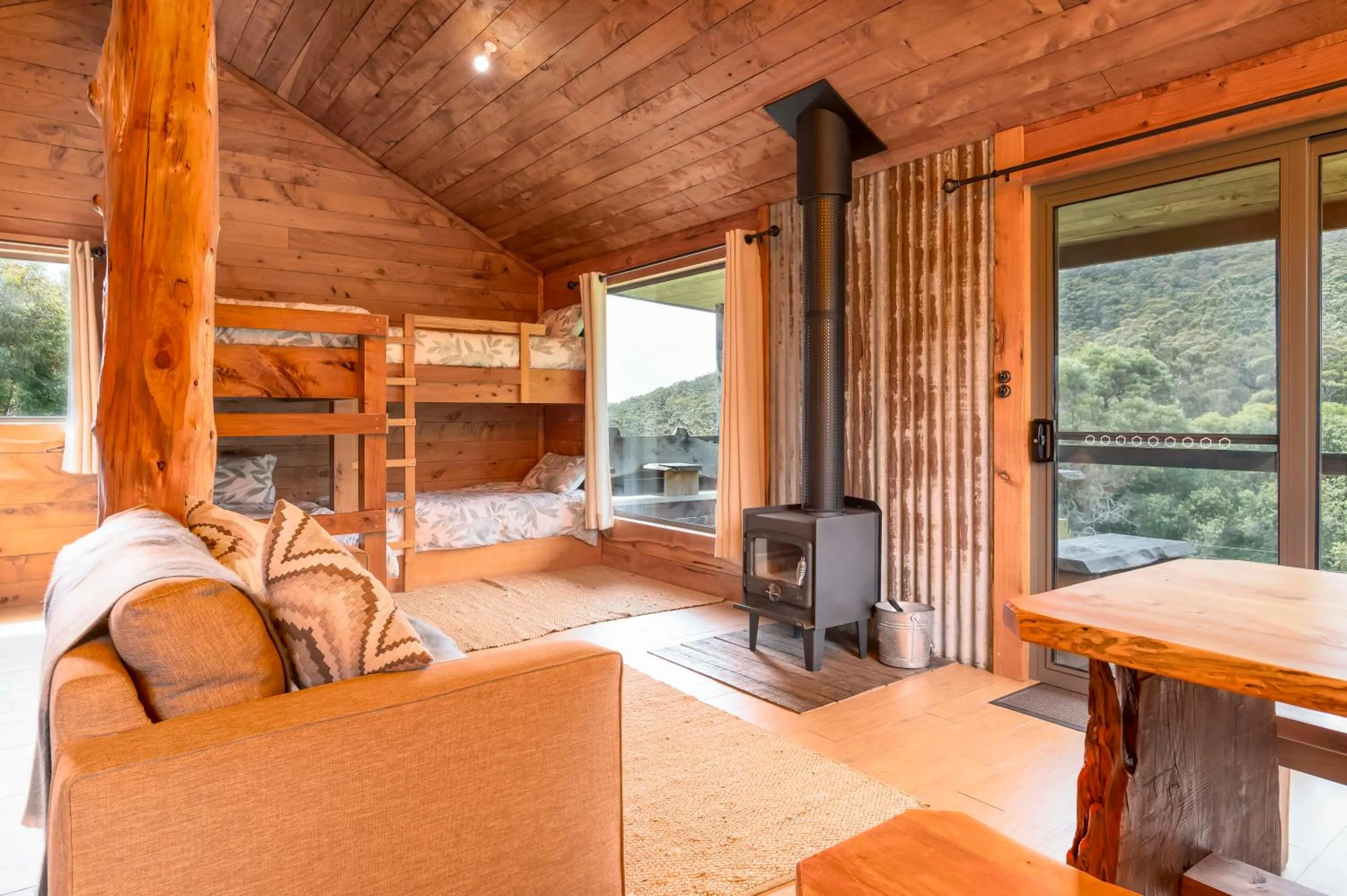 bunk bed in Rustic Hut Bush Retreat