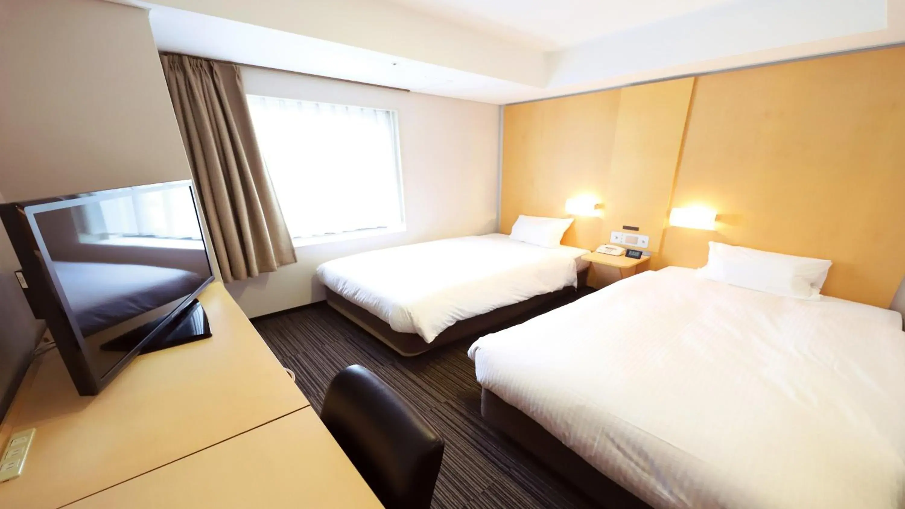 Standard Twin Room - Smoking in Smile Hotel Osaka Yotsubashi Standard Twin Room - Smoking in Smile Hotel Osaka Yotsubashi