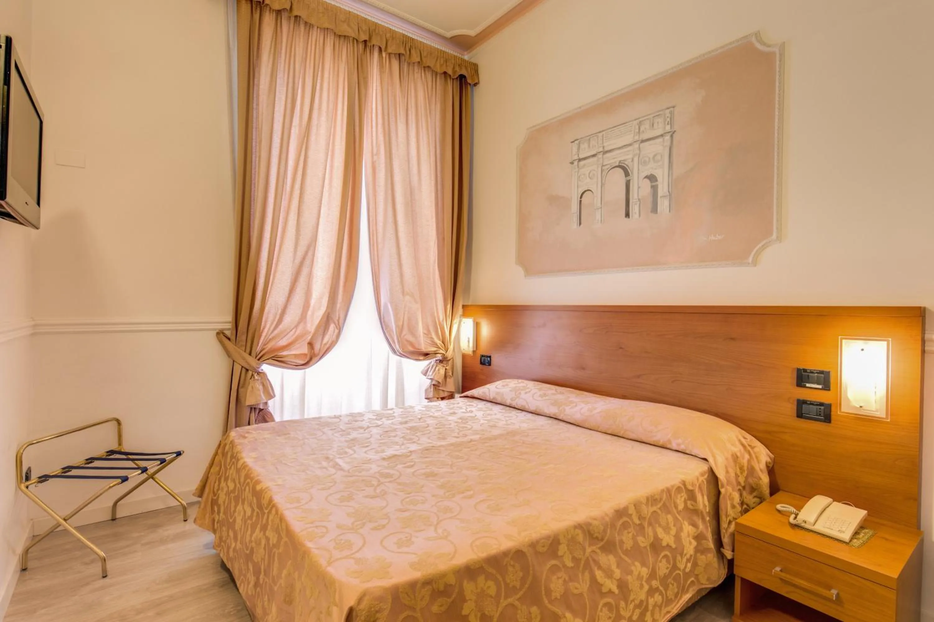 Photo of the whole room, Bed in Hotel Martini