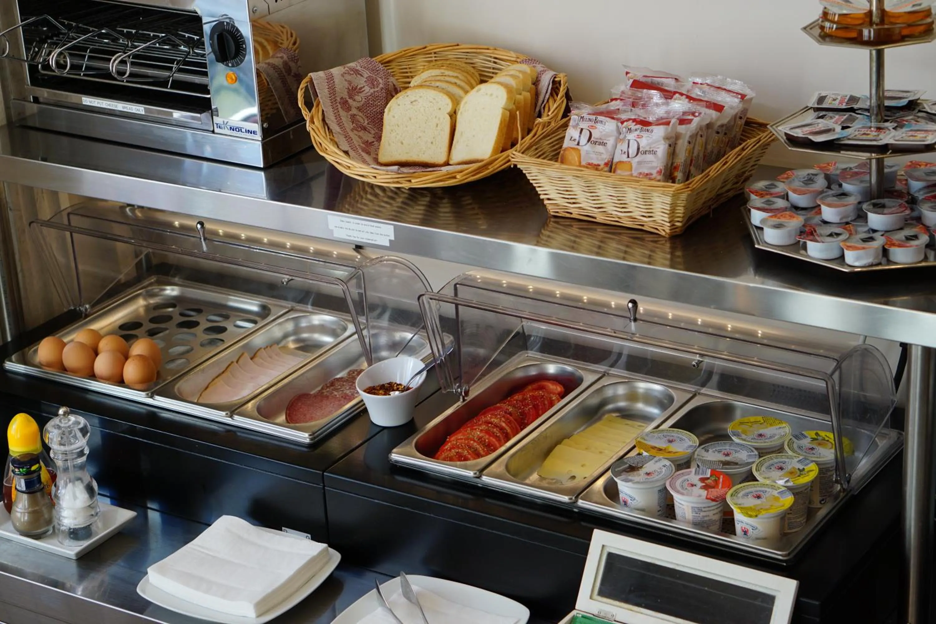 Continental breakfast in Hotel Martini