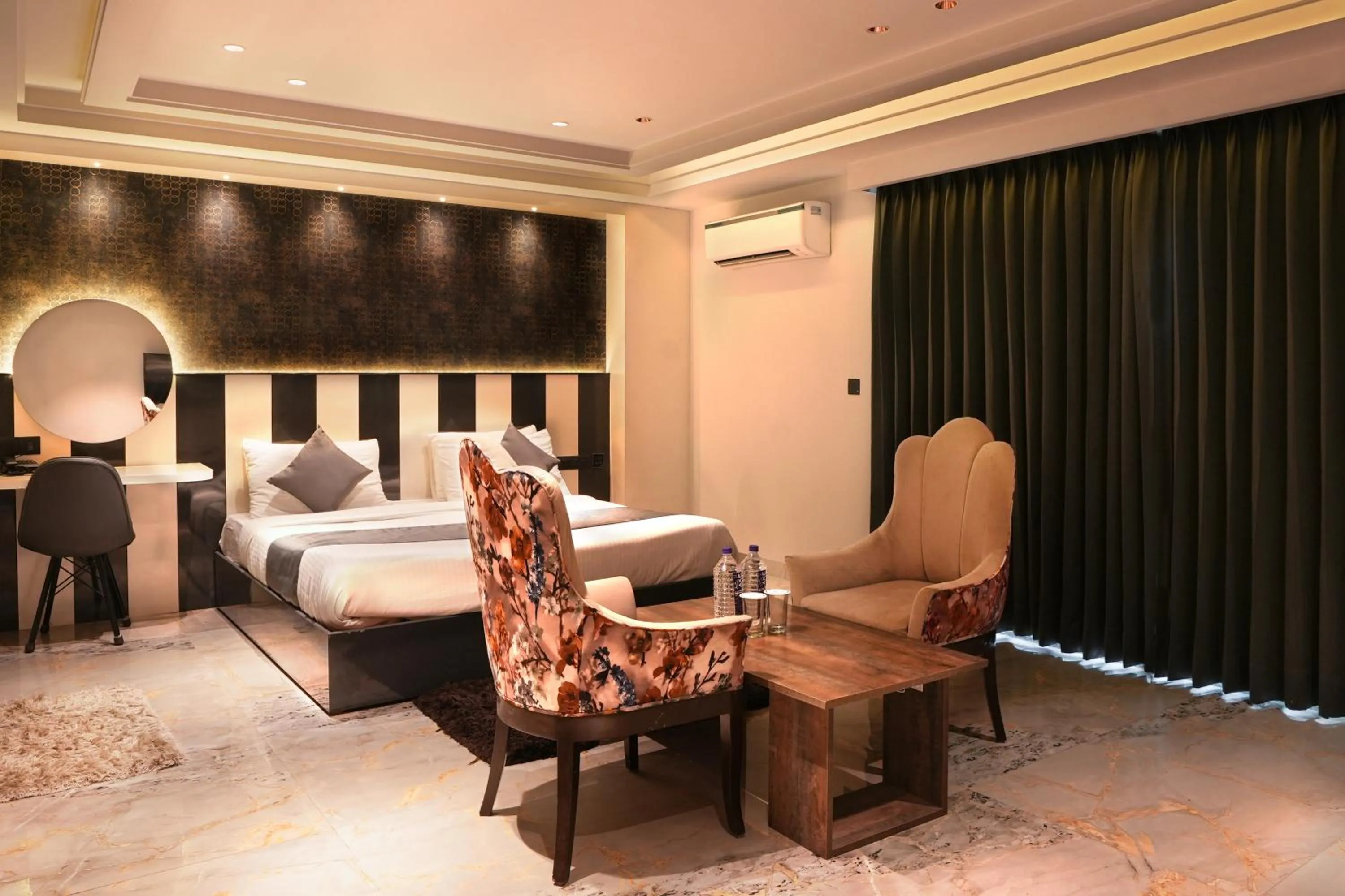 Bedroom, Bed in METRO STUDIOS