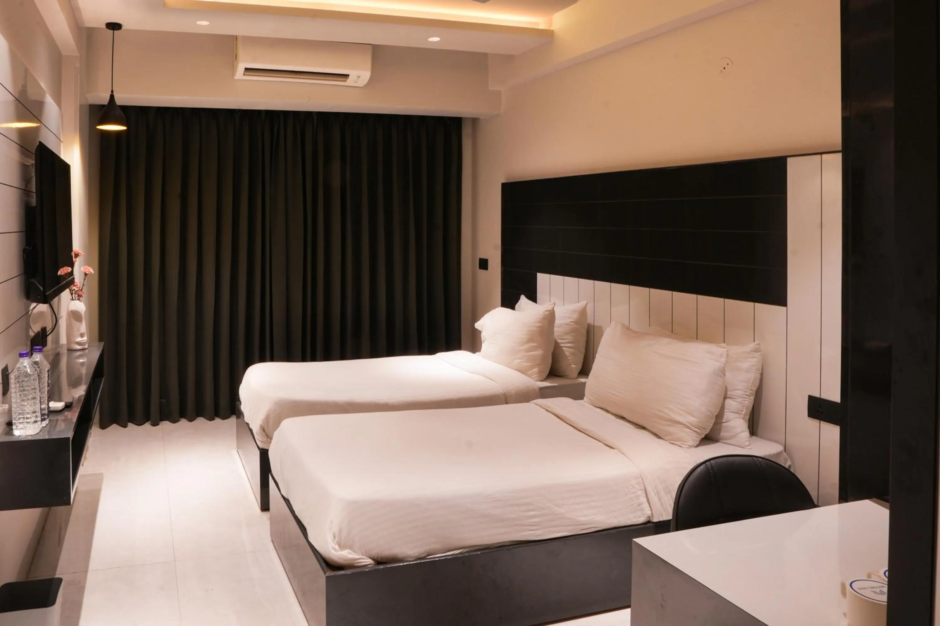 Bedroom, Bed in METRO STUDIOS