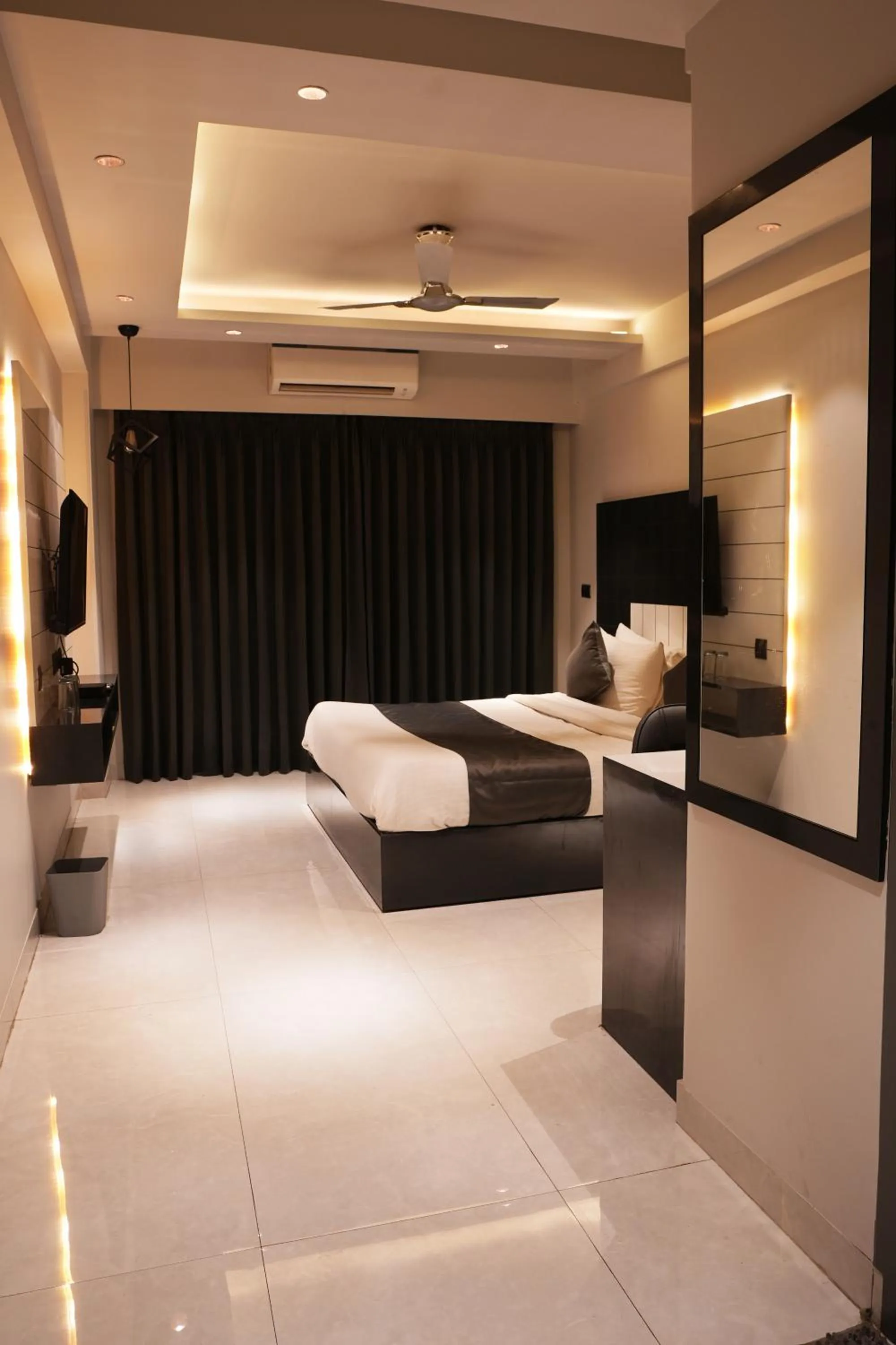 Bedroom, Bed in METRO STUDIOS