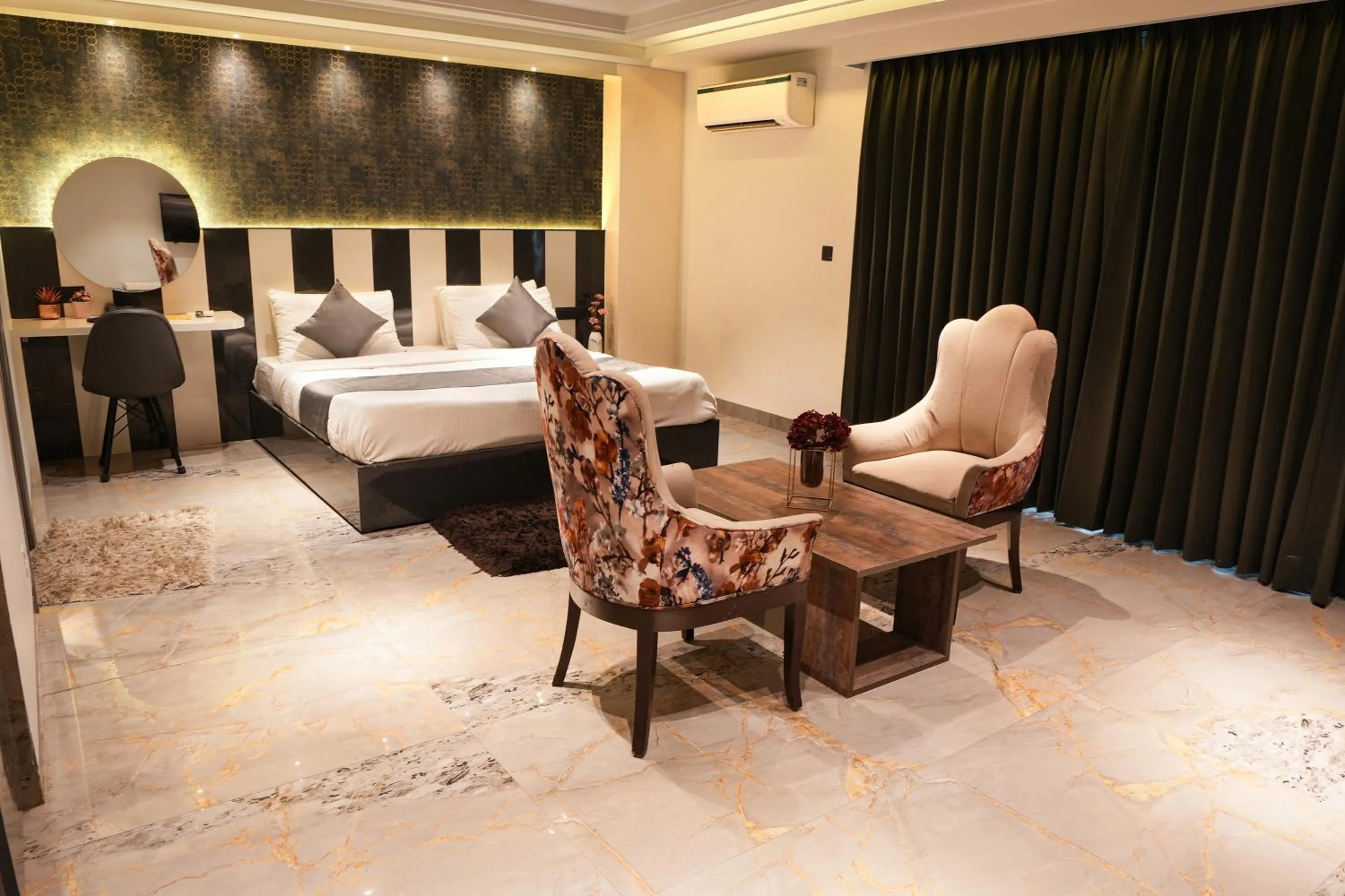 Bedroom, Bed in METRO STUDIOS