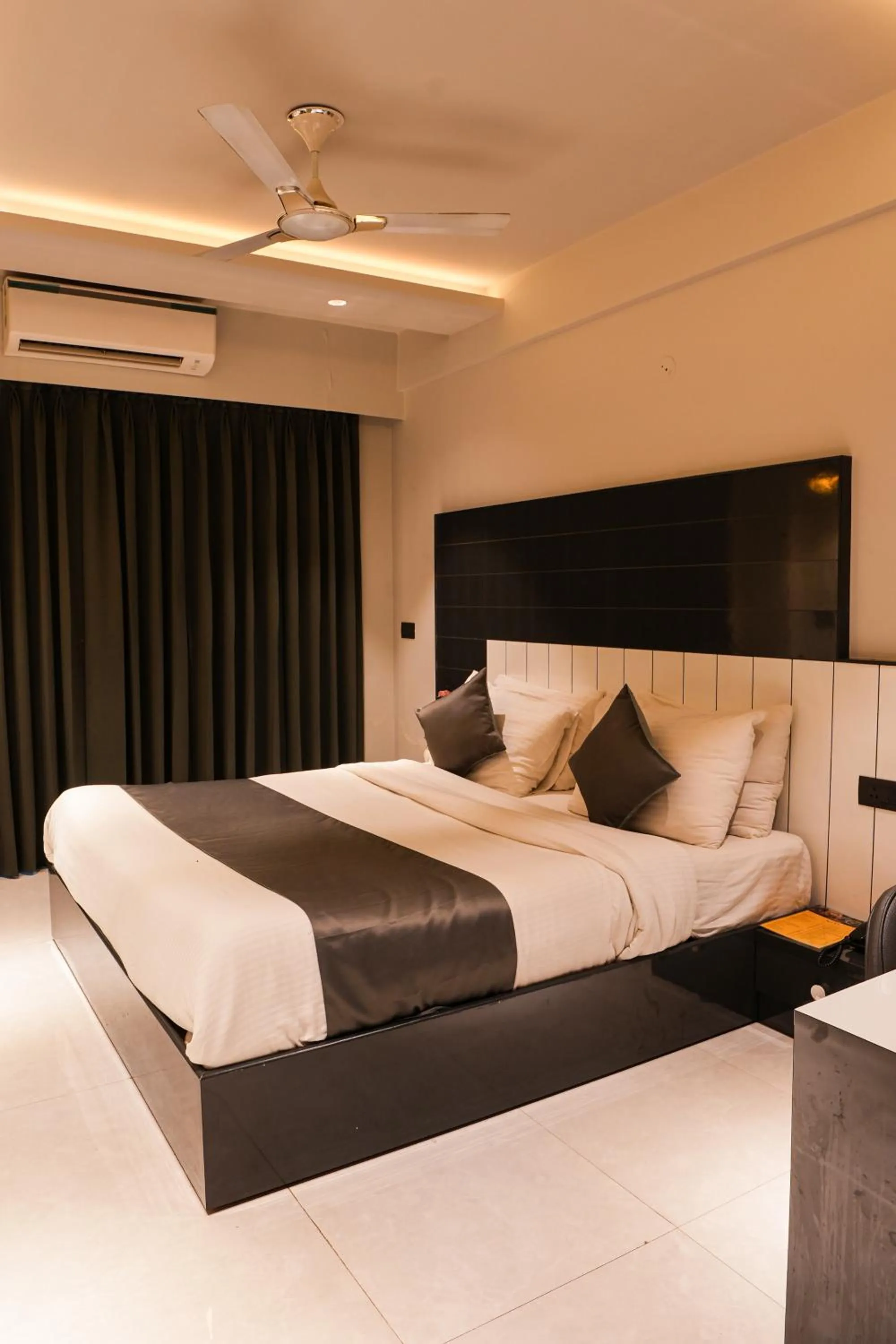 Bedroom, Bed in METRO STUDIOS