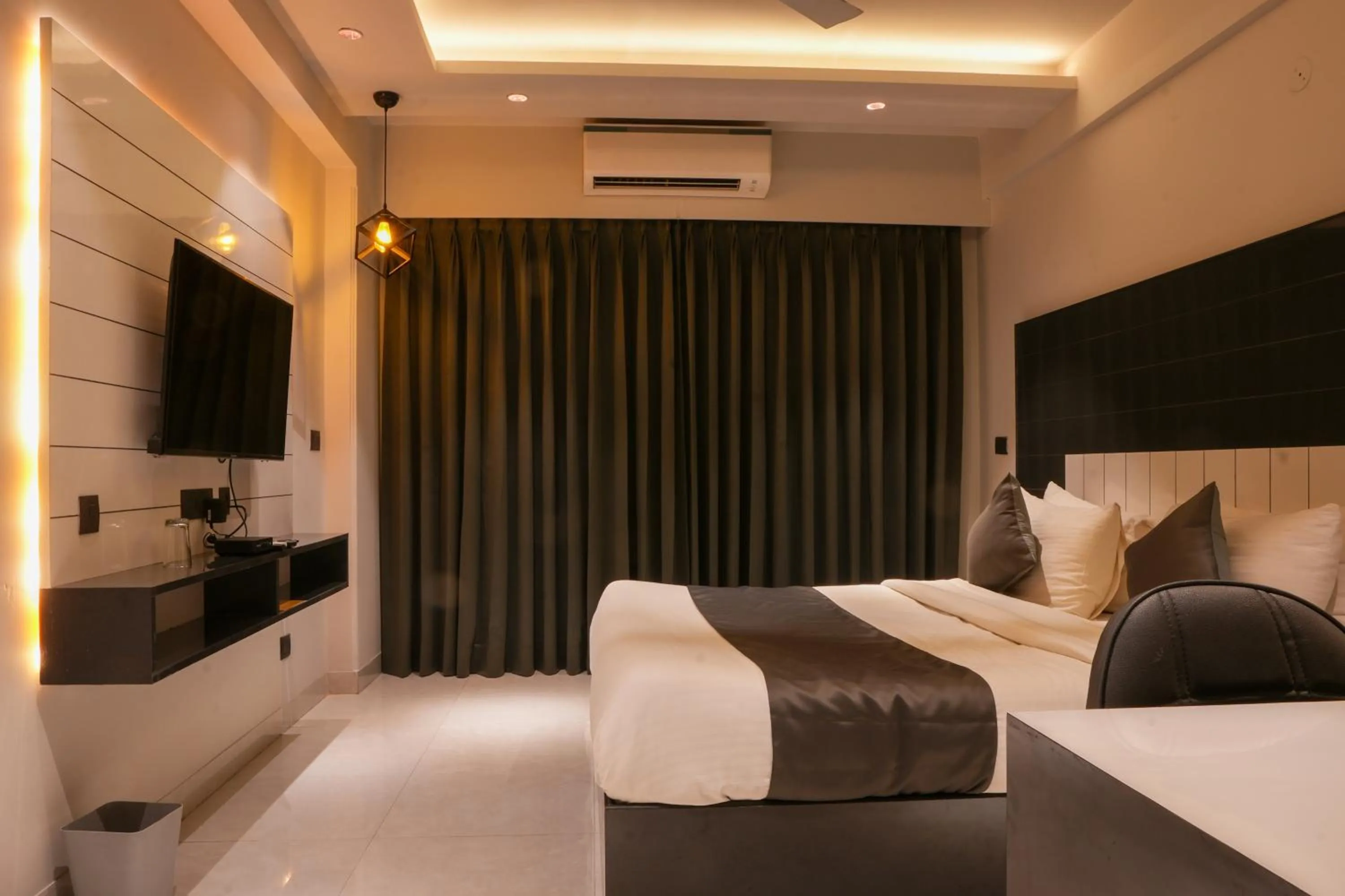 Bedroom, Bed in METRO STUDIOS