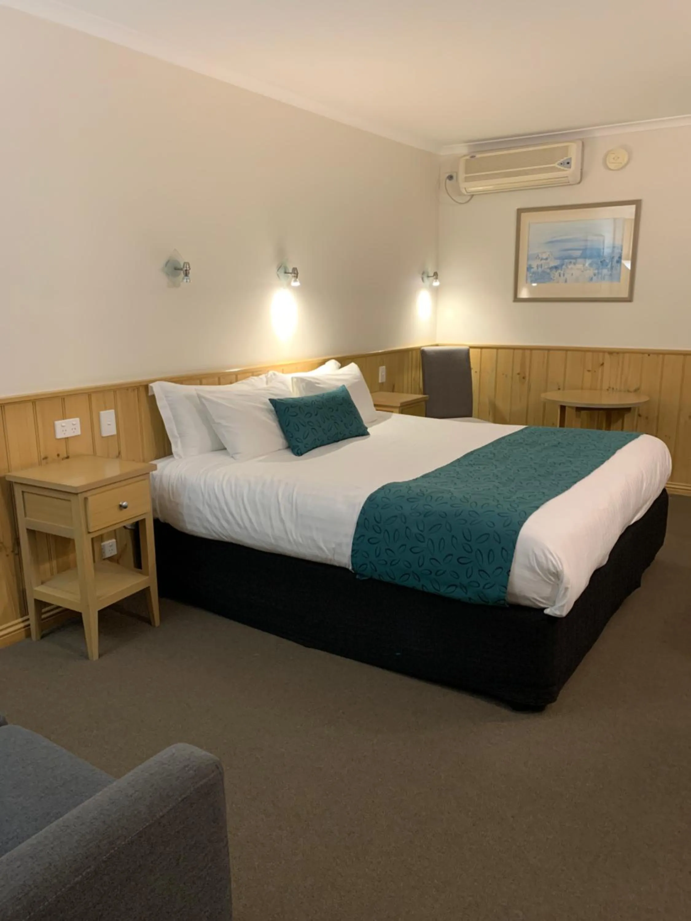 Bed in LaTrobe Motel Morwell