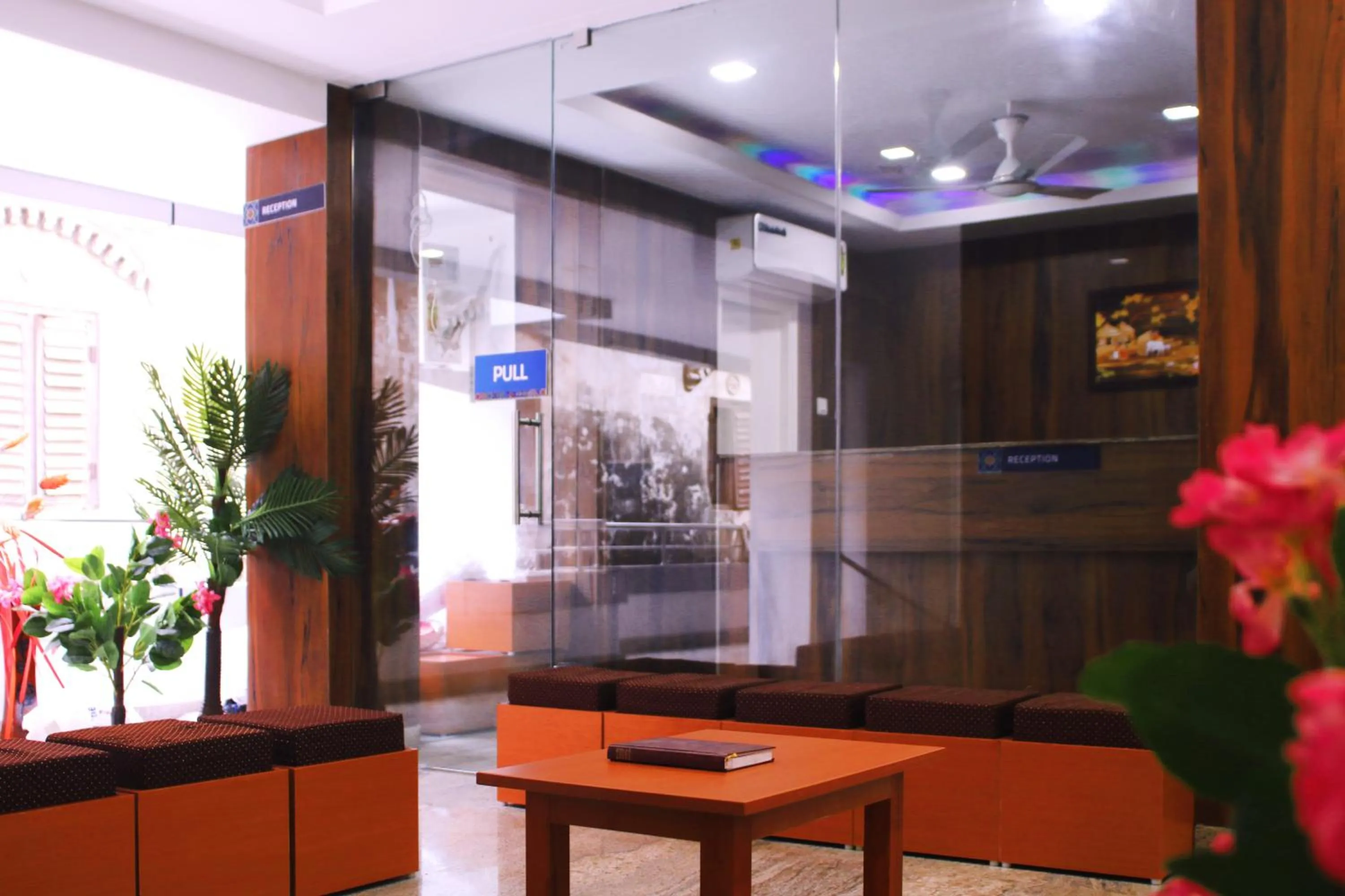 Lobby or reception in K11 Express - Opp Express Avenue