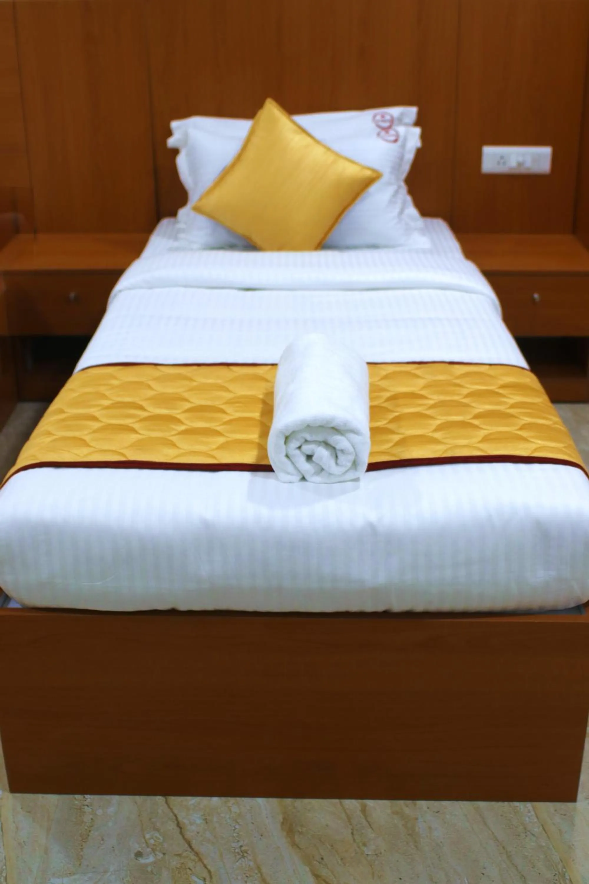 Bed in K11 Express - Opp Express Avenue