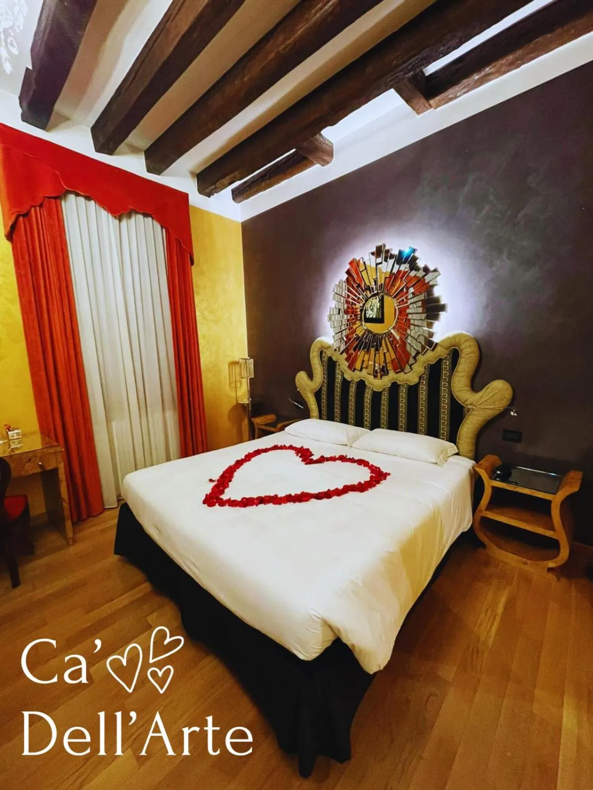 room service, Bed in Cà Dell'Arte Palace