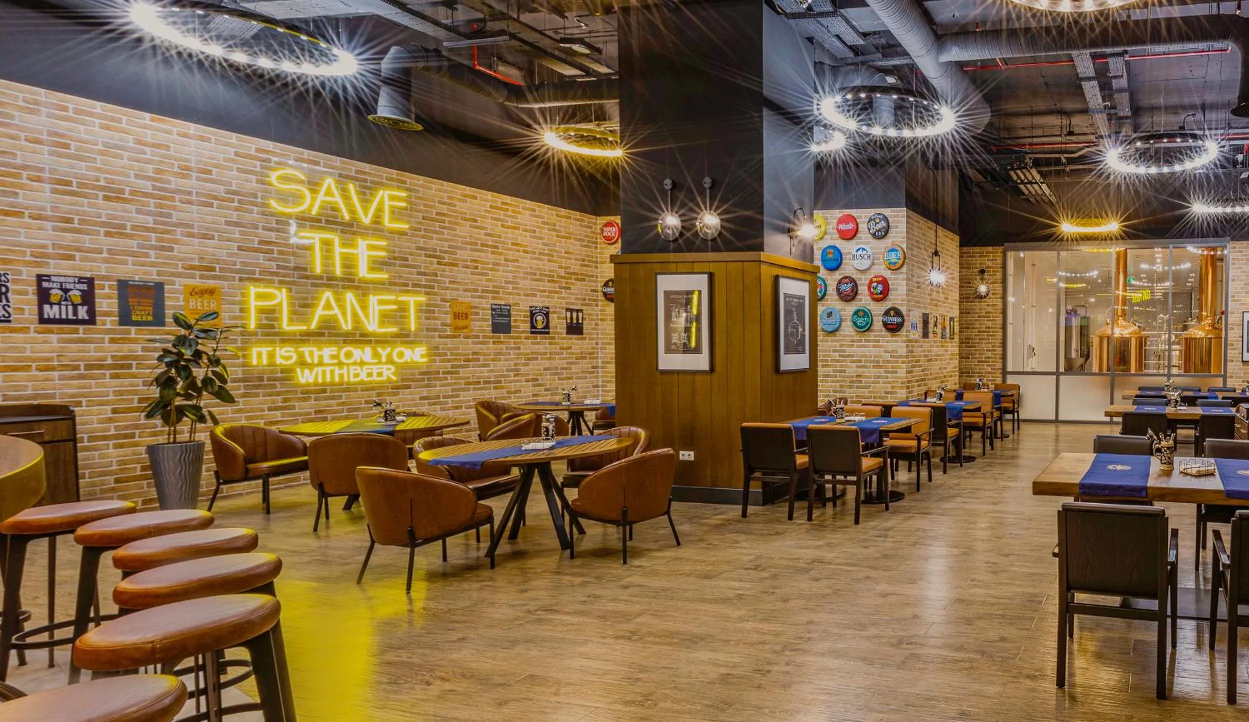 Restaurant/places to eat in Savitsky Plaza