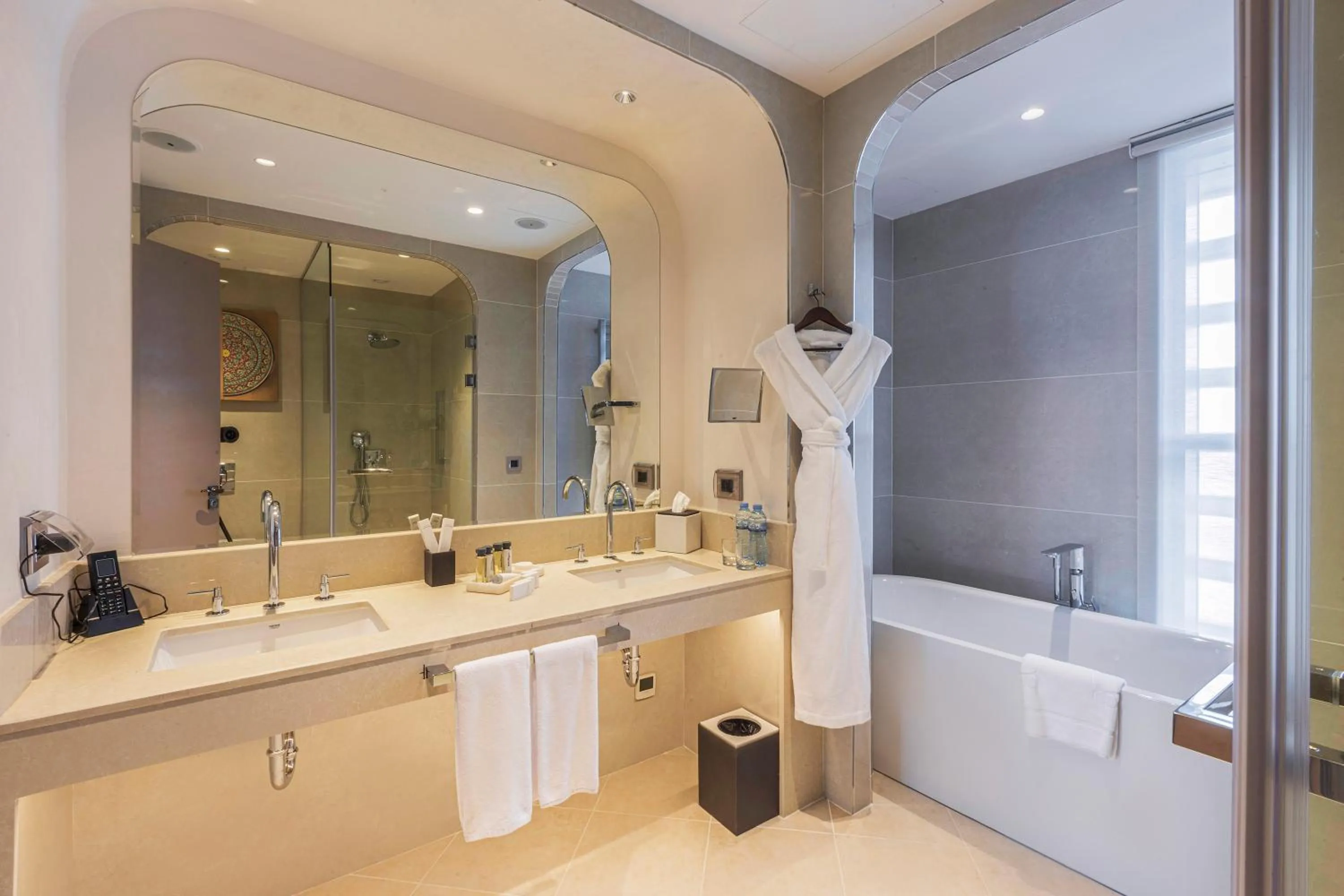 Bathroom in Silk Road by Minyoun