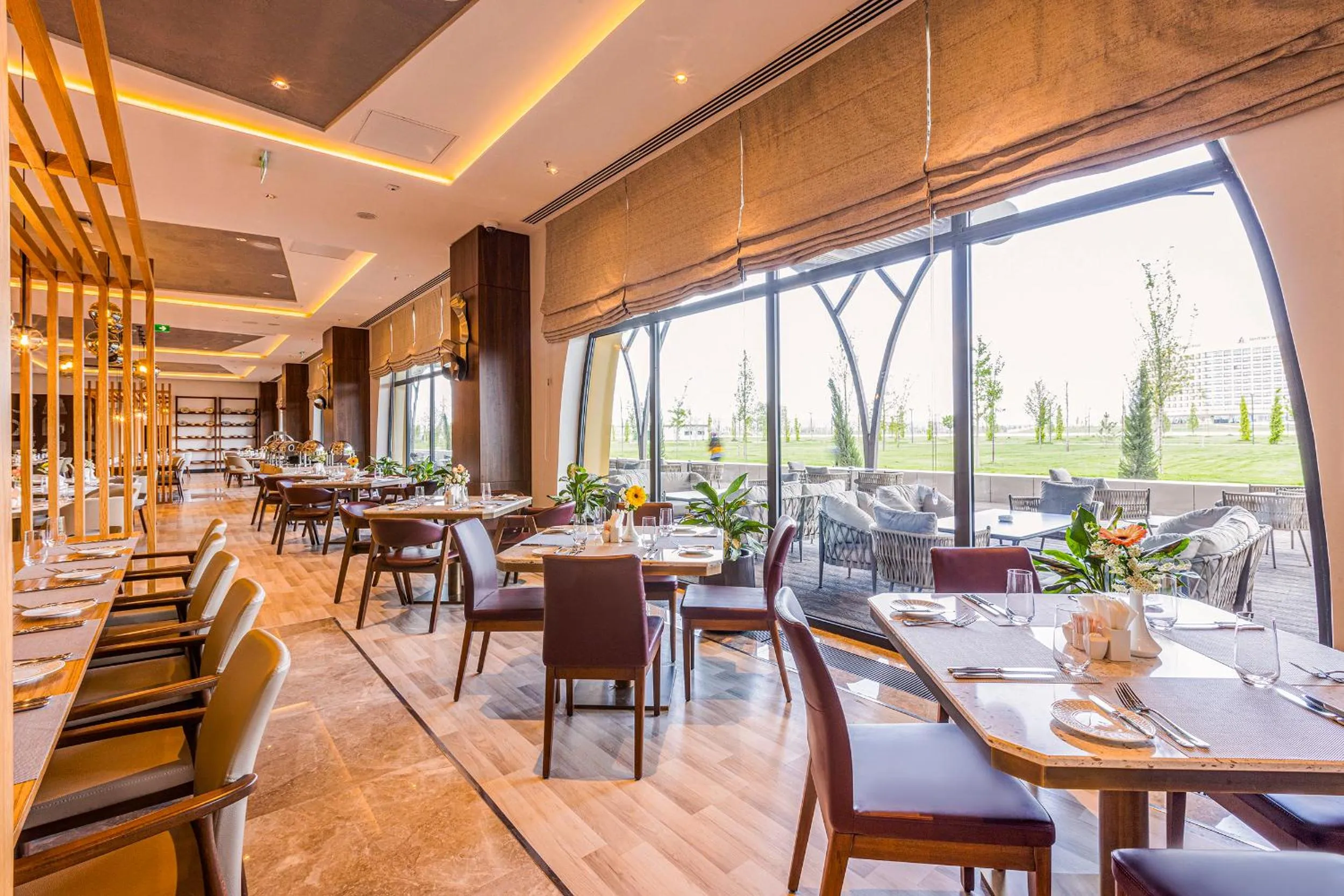 Restaurant/places to eat in Hilton Garden Inn Samarkand Afrosiyob